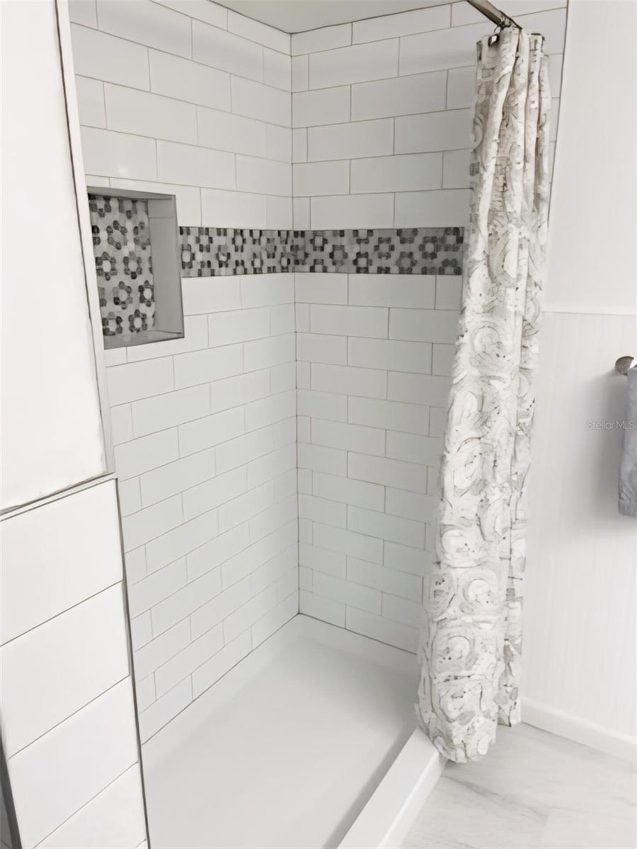 Image 8 of 16 For 821 Patricia Avenue 202