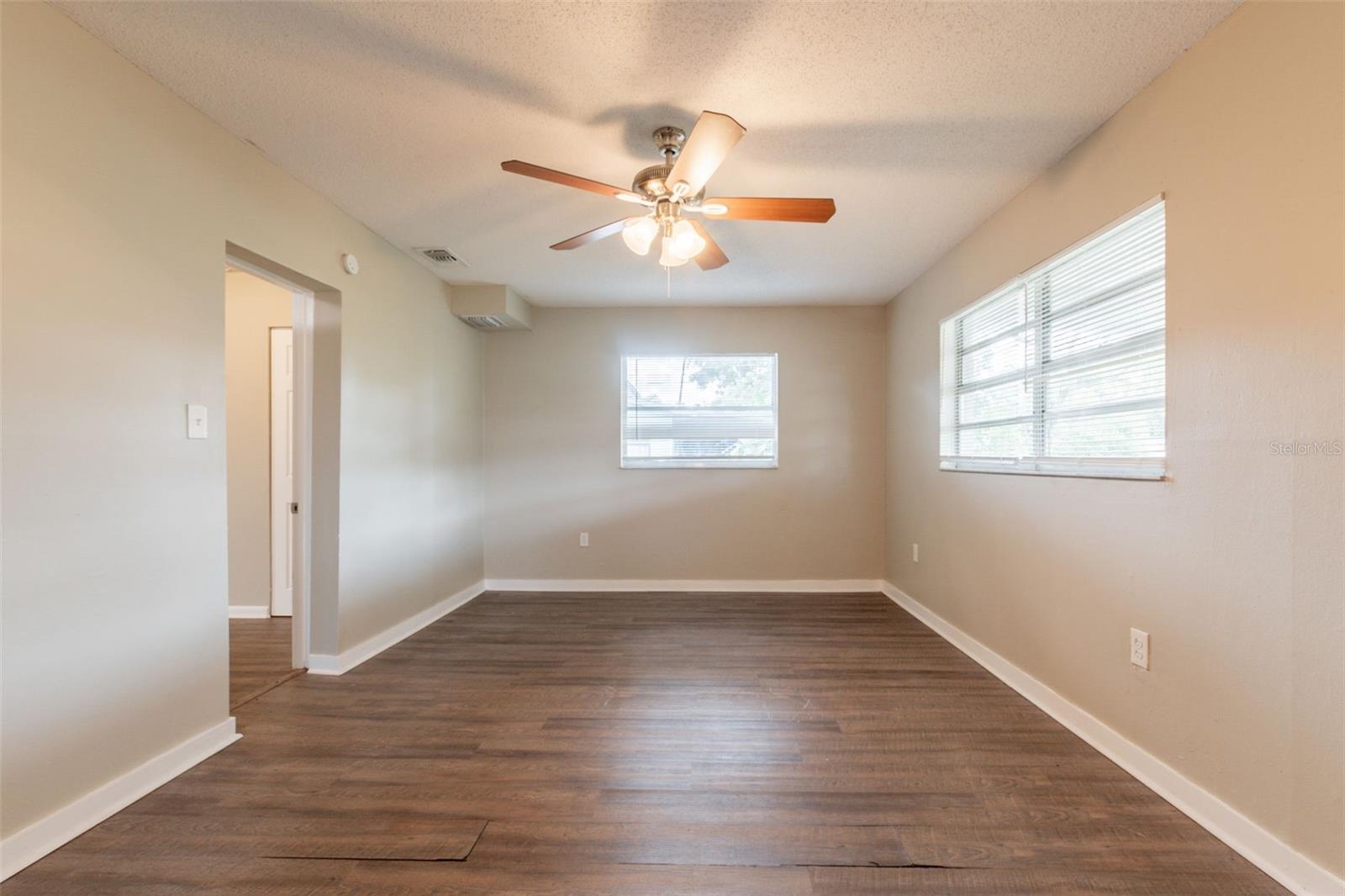 Image 19 of 33 For 4555 Malibu Street