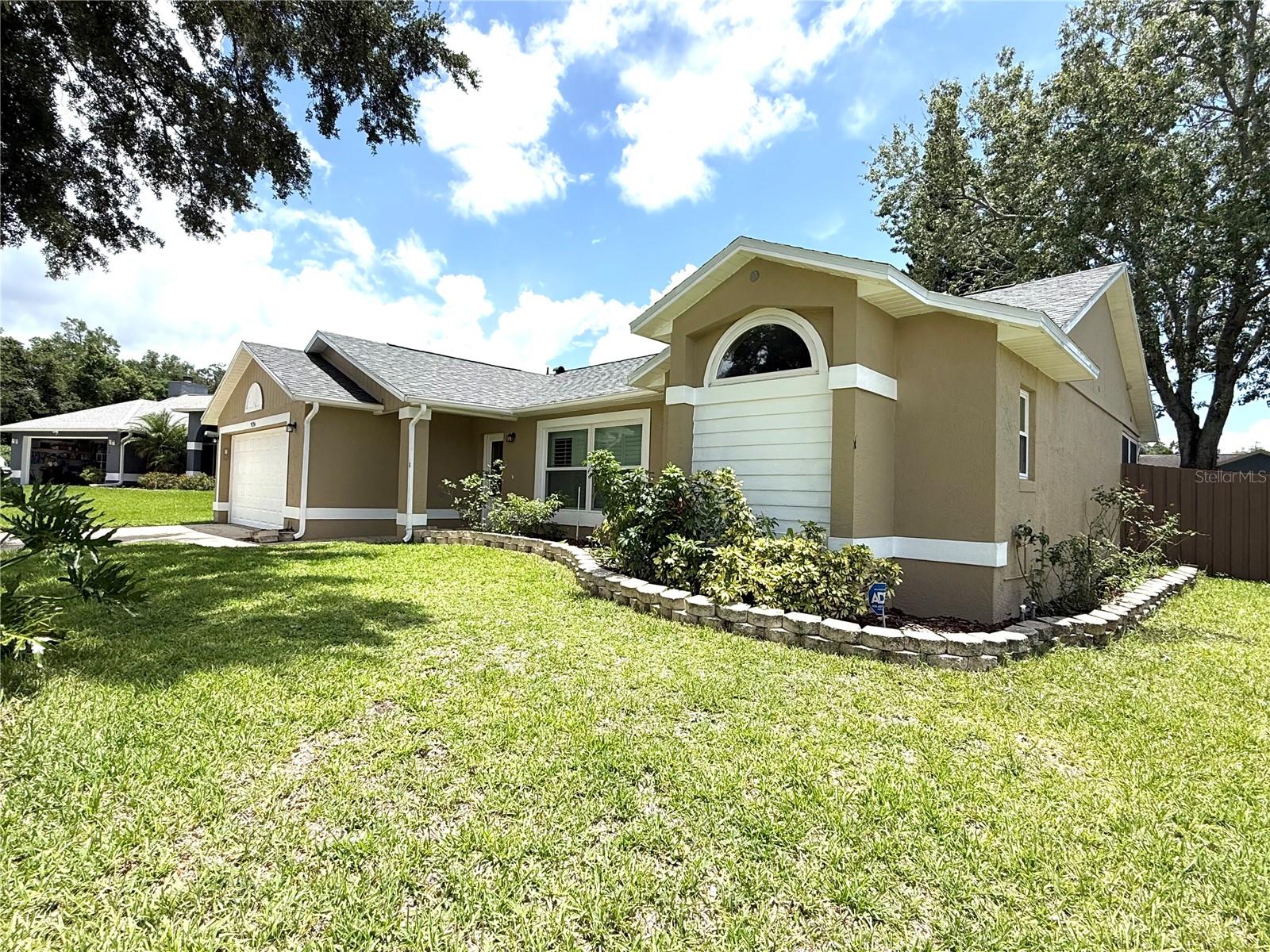 Image 4 of 69 For 926 Freshmeadow Court