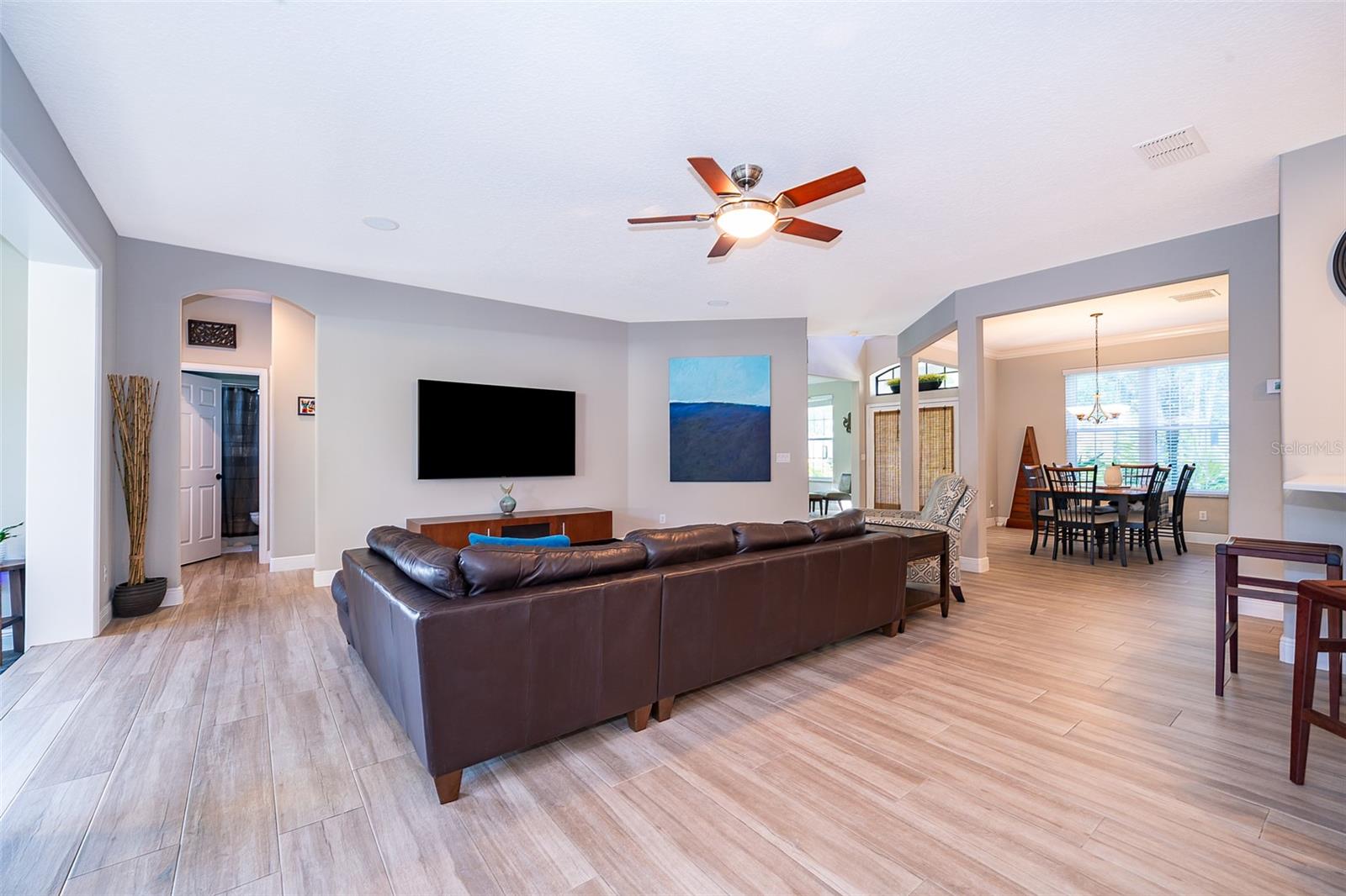Image 12 of 47 For 394 Baymoor Way