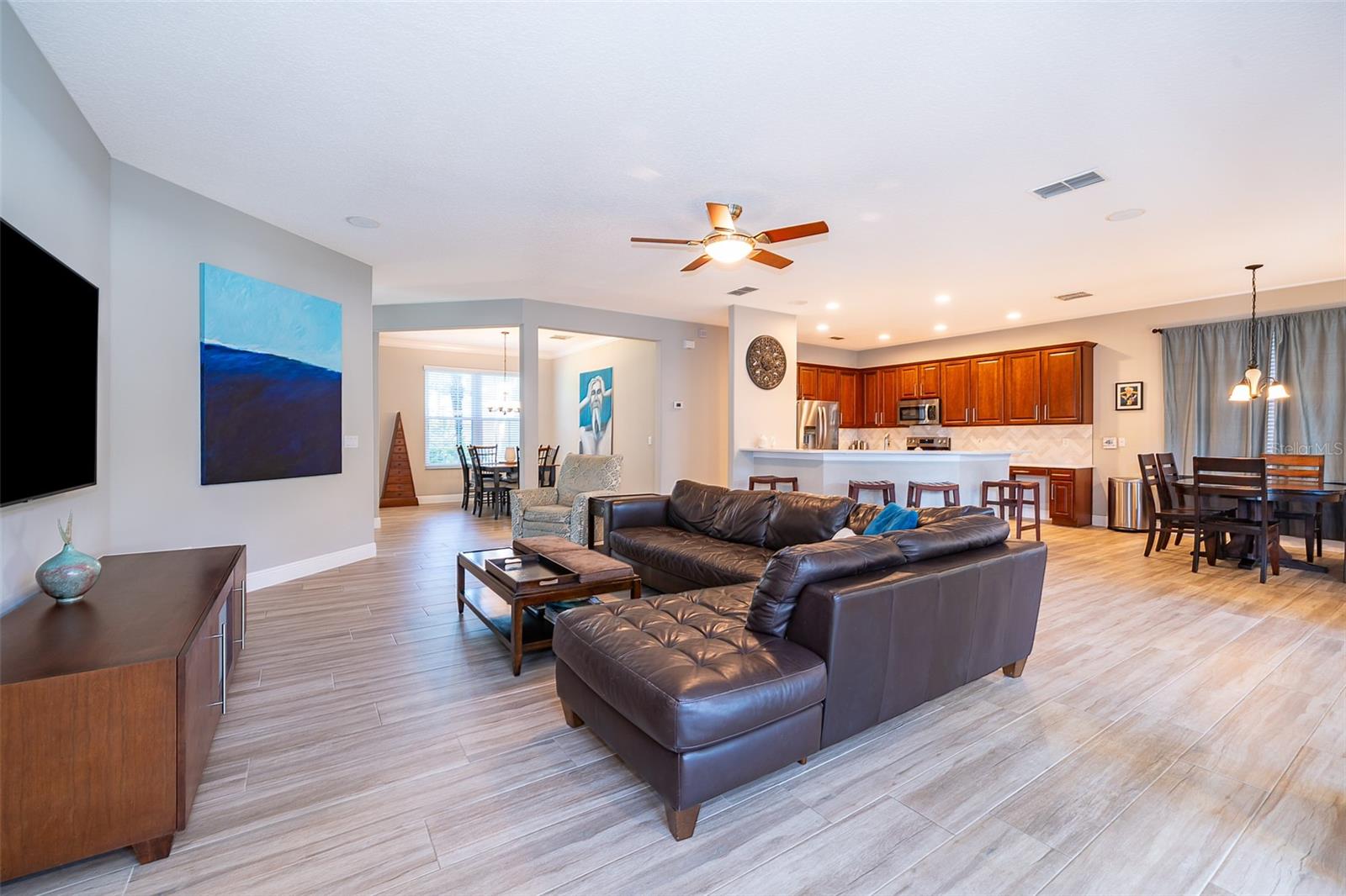Image 13 of 47 For 394 Baymoor Way