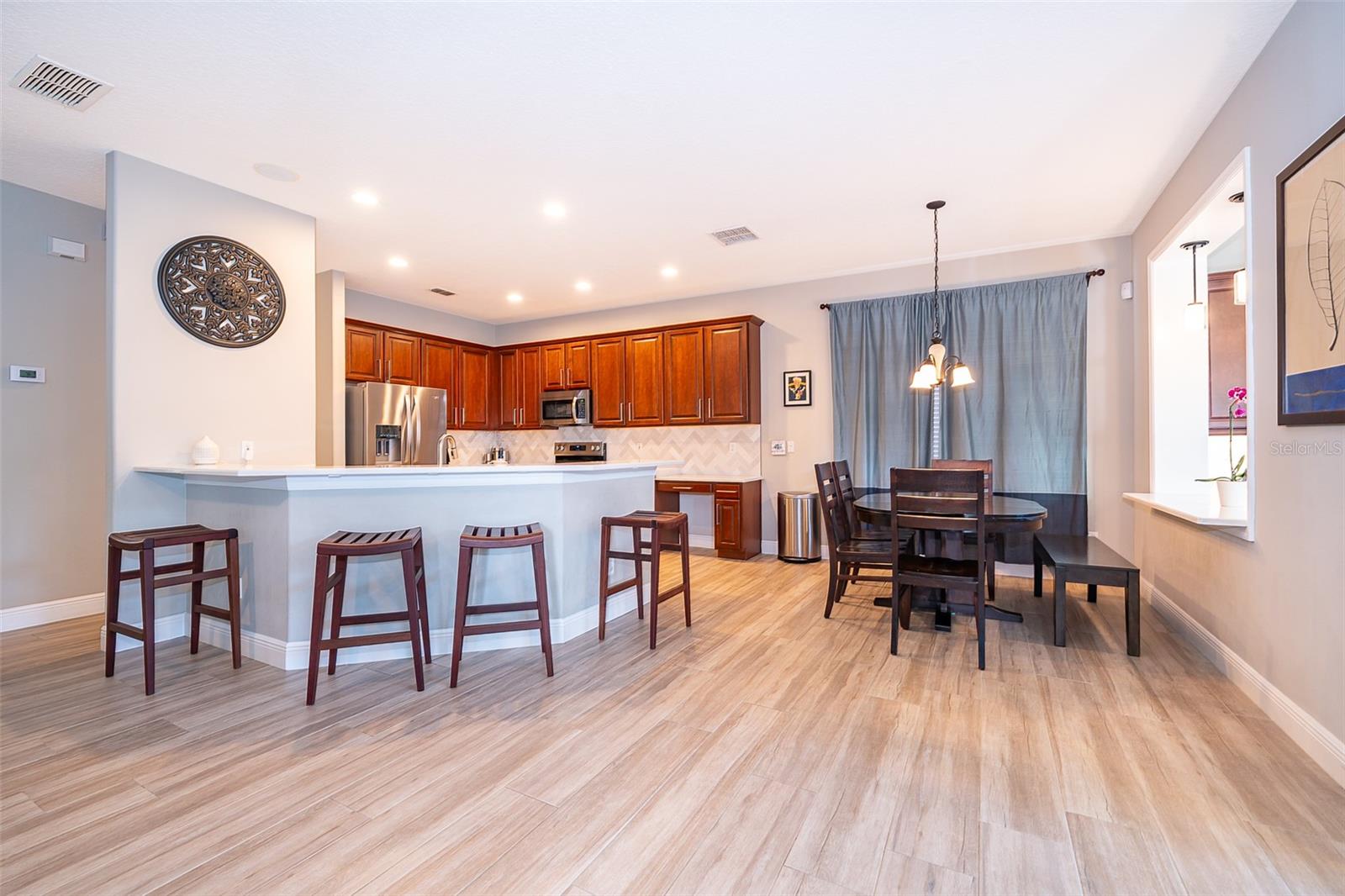 Image 14 of 47 For 394 Baymoor Way