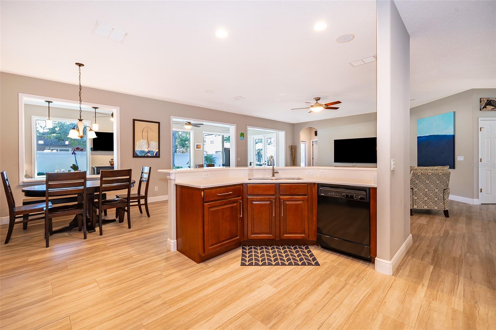 Image 18 of 47 For 394 Baymoor Way
