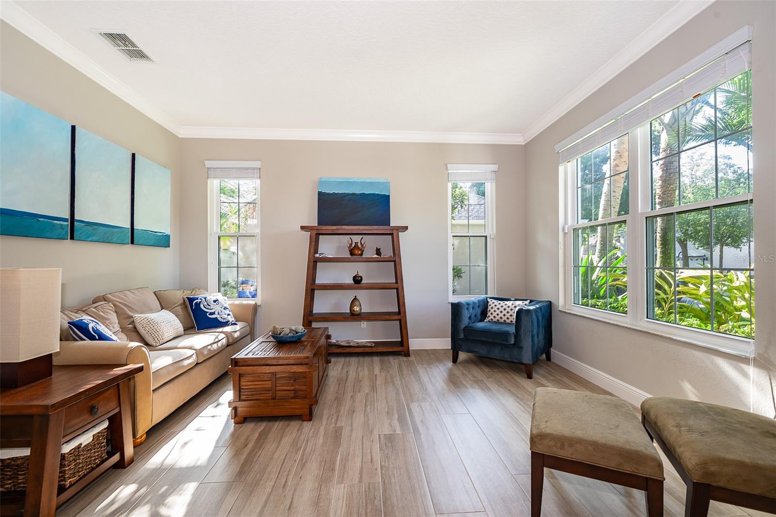 Image 6 of 47 For 394 Baymoor Way