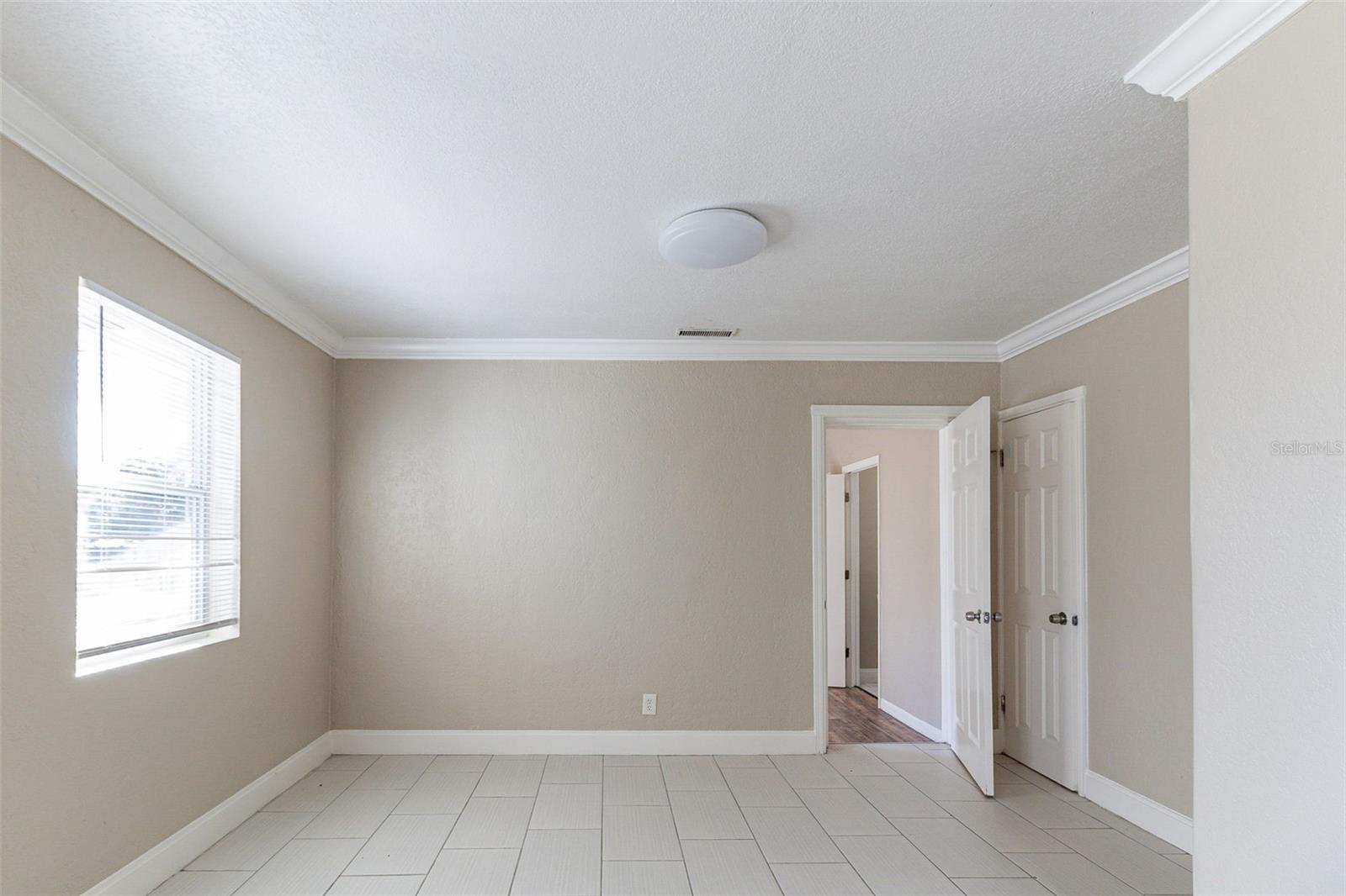 Image 11 of 34 For 4933 Balboa Drive