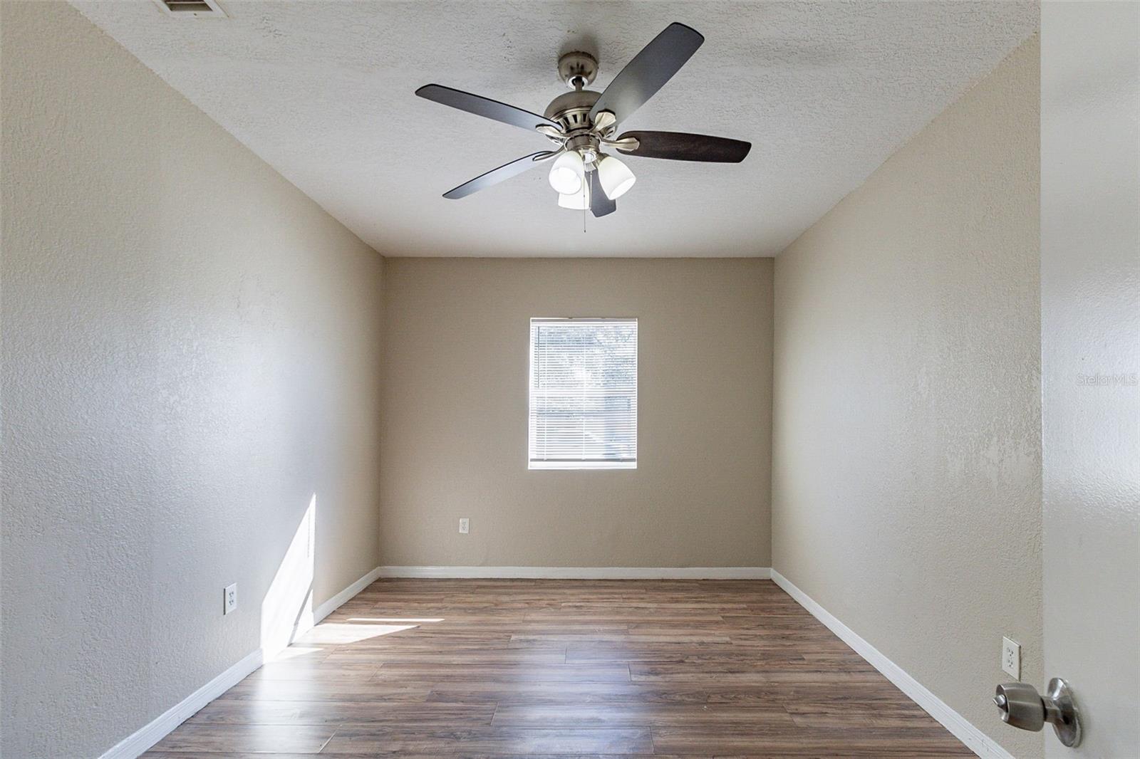 Image 13 of 34 For 4933 Balboa Drive