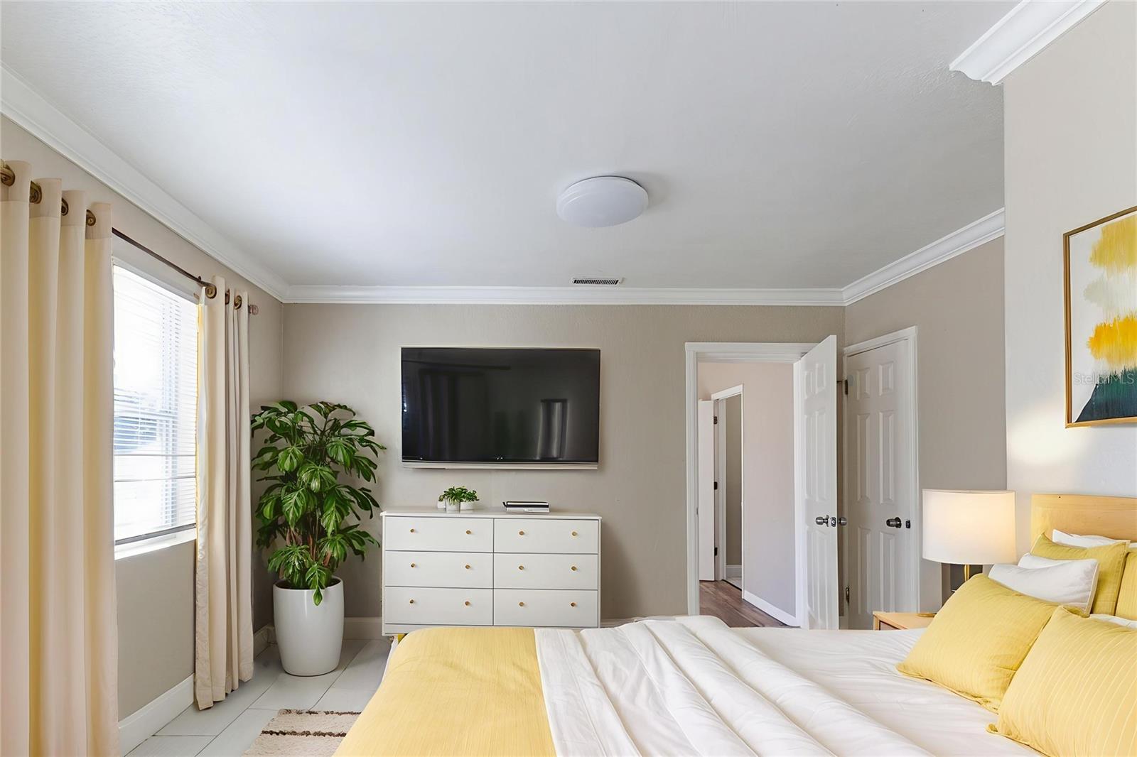 Image 21 of 34 For 4933 Balboa Drive