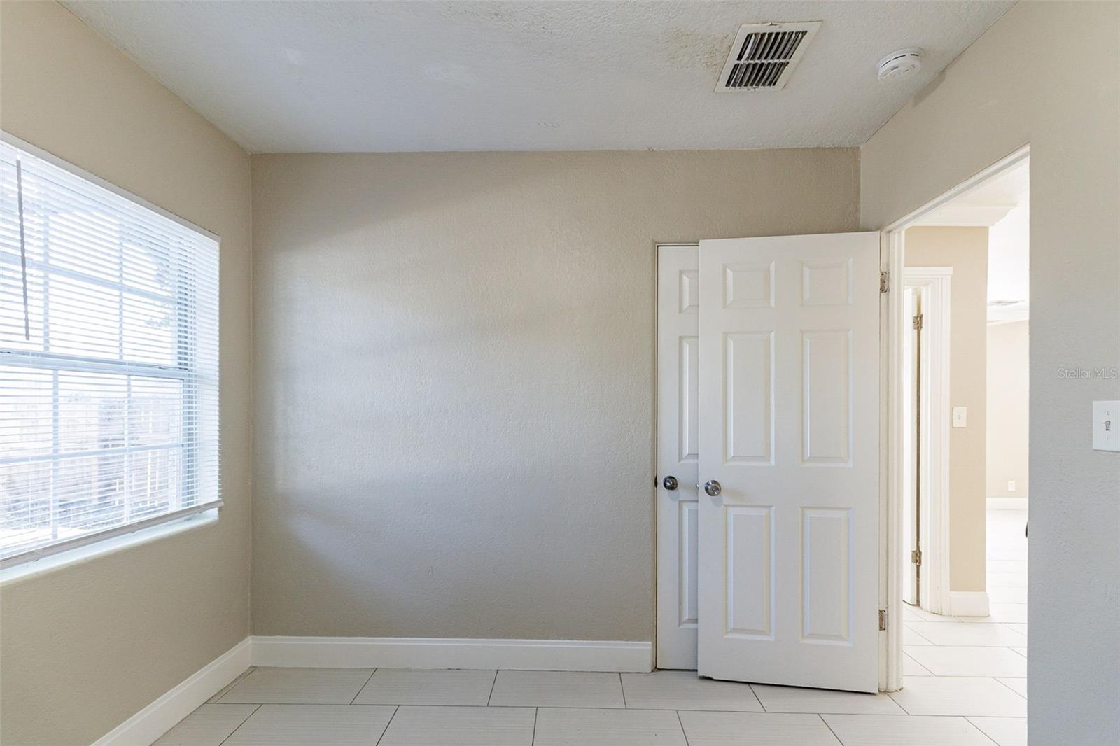 Image 22 of 34 For 4933 Balboa Drive