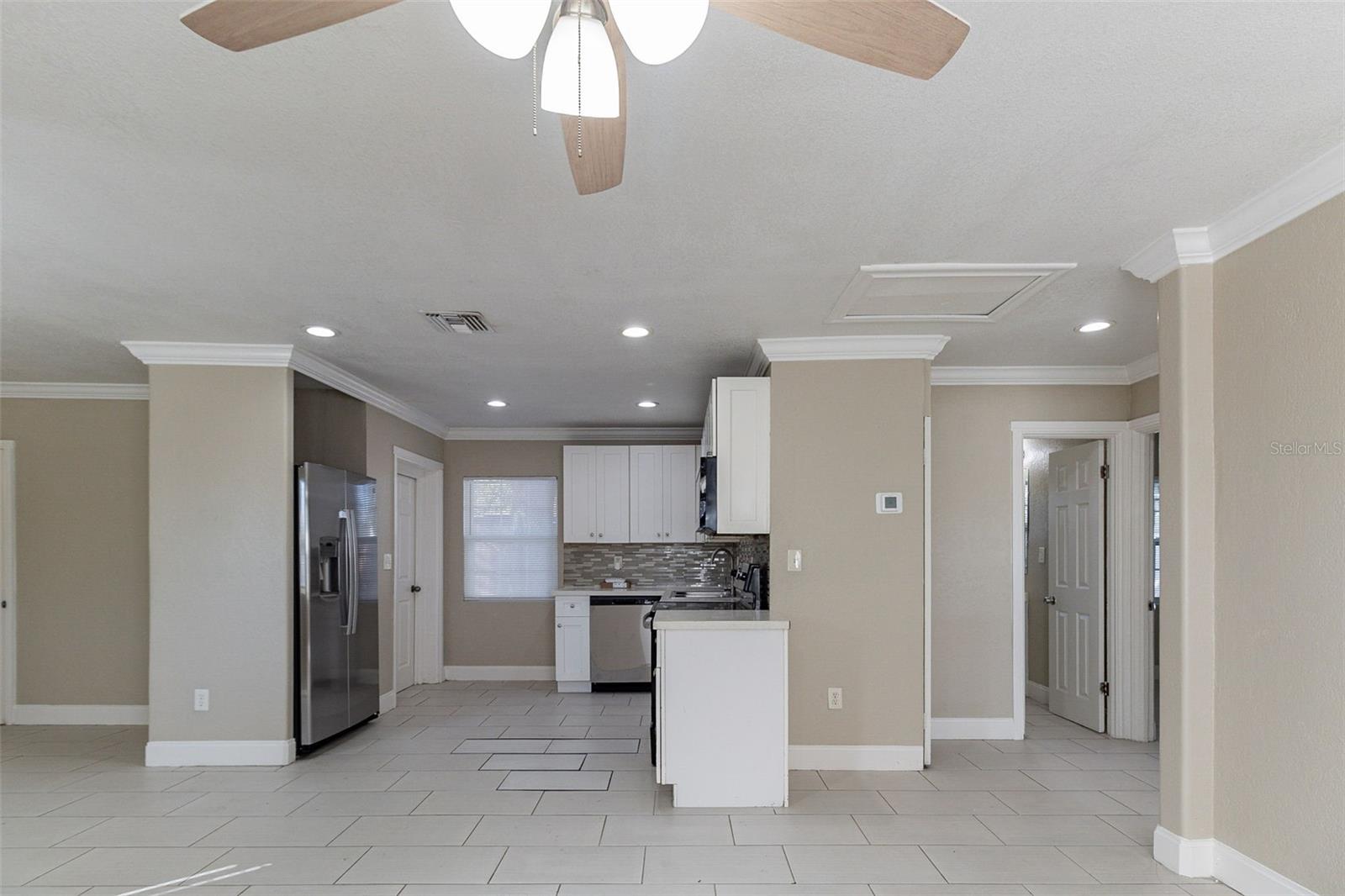 Image 5 of 34 For 4933 Balboa Drive