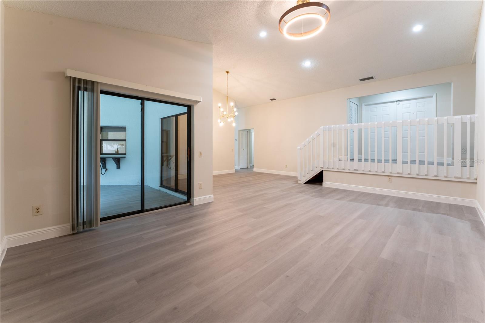 Image 14 of 42 For 6019 Crystal View Drive