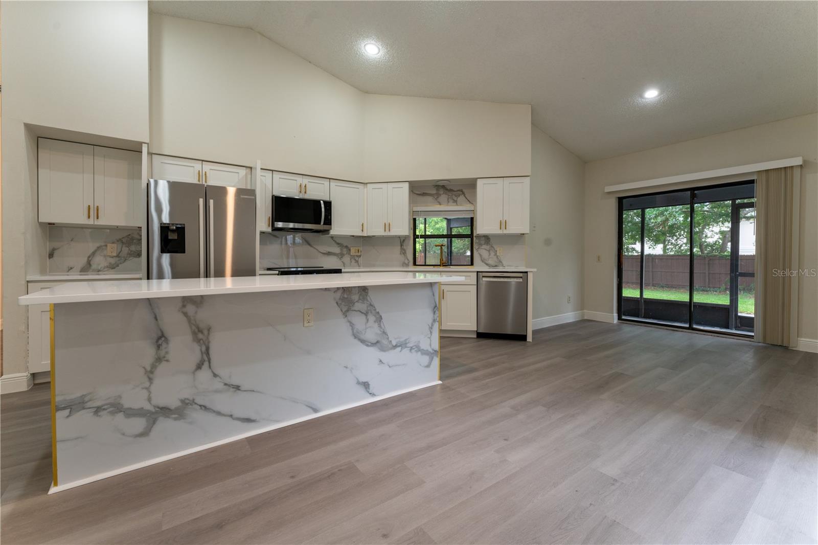 Image 21 of 42 For 6019 Crystal View Drive