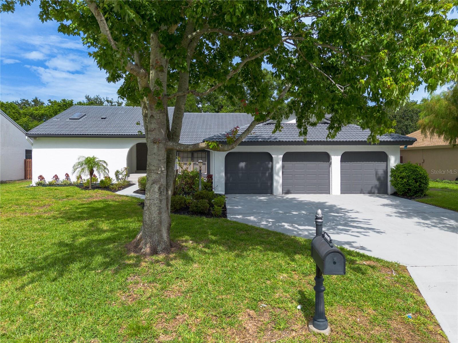 Image 29 of 42 For 6019 Crystal View Drive
