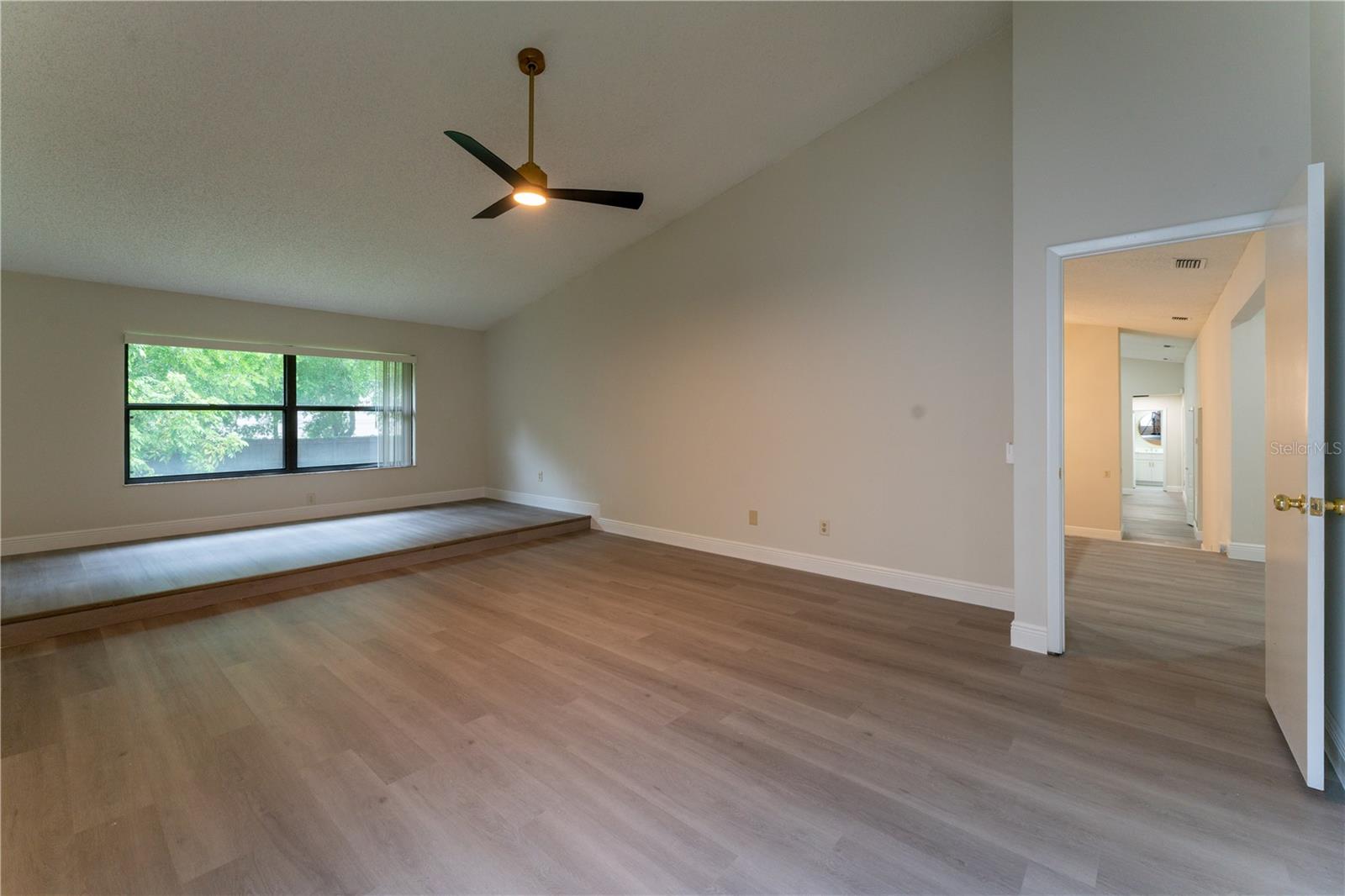 Image 8 of 42 For 6019 Crystal View Drive