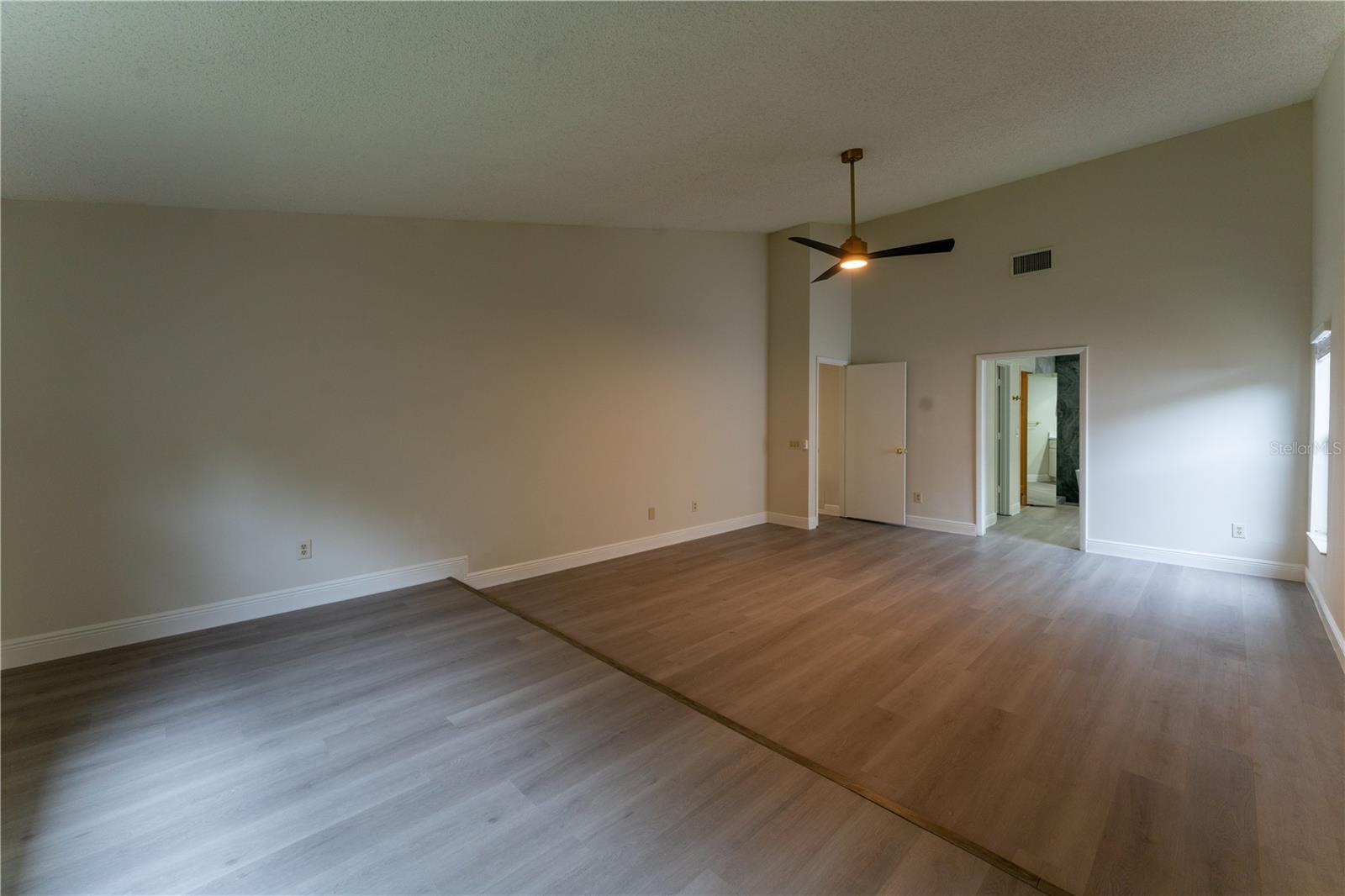 Image 9 of 42 For 6019 Crystal View Drive