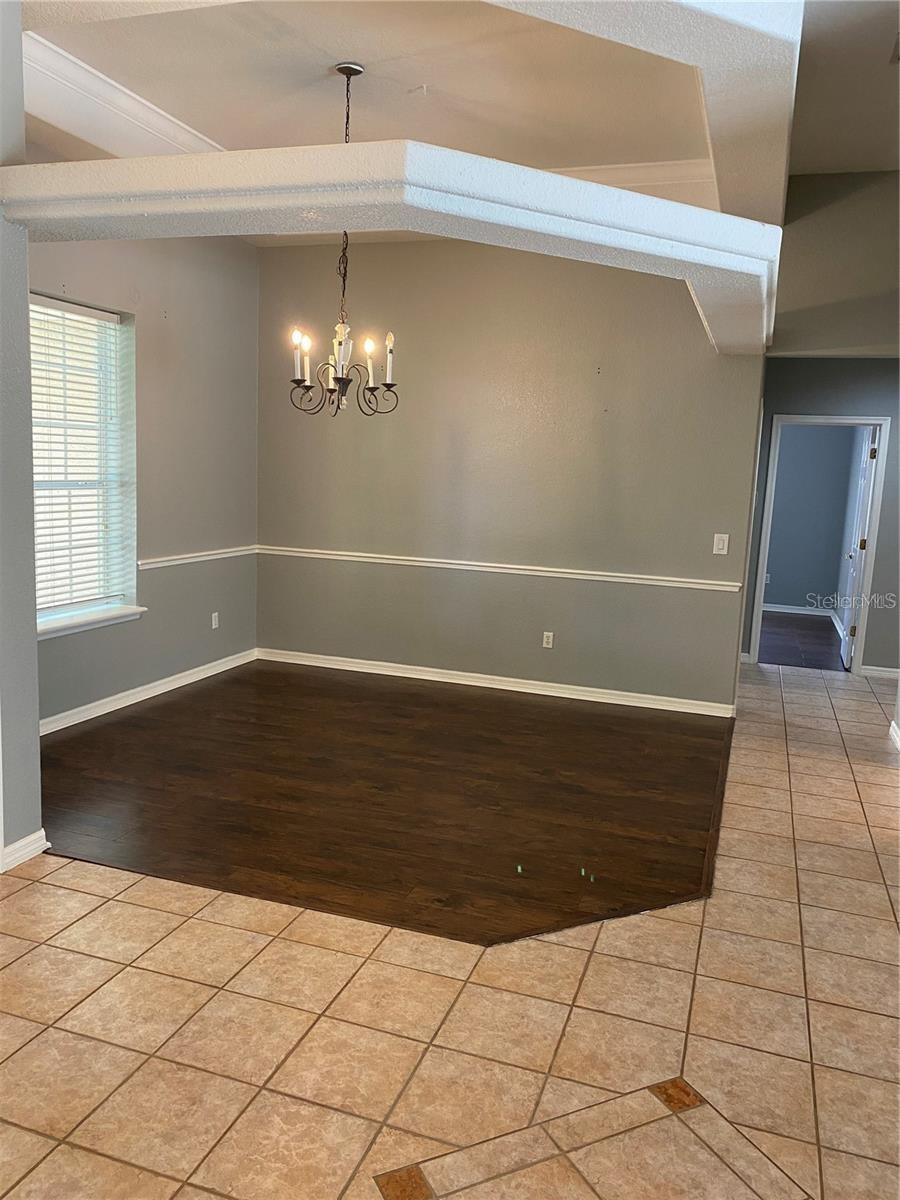 Image 14 of 34 For 7924 Bridgestone Drive