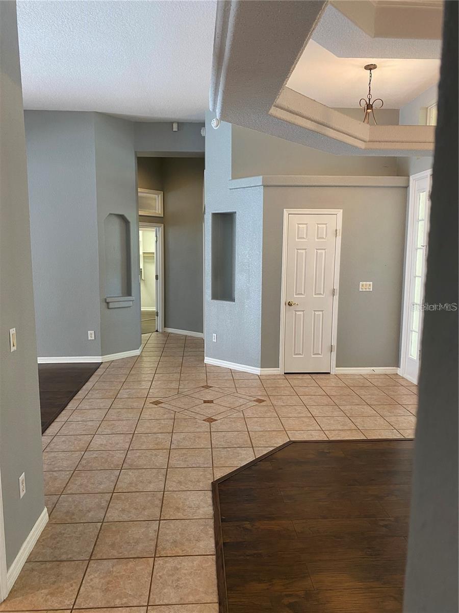 Image 16 of 34 For 7924 Bridgestone Drive