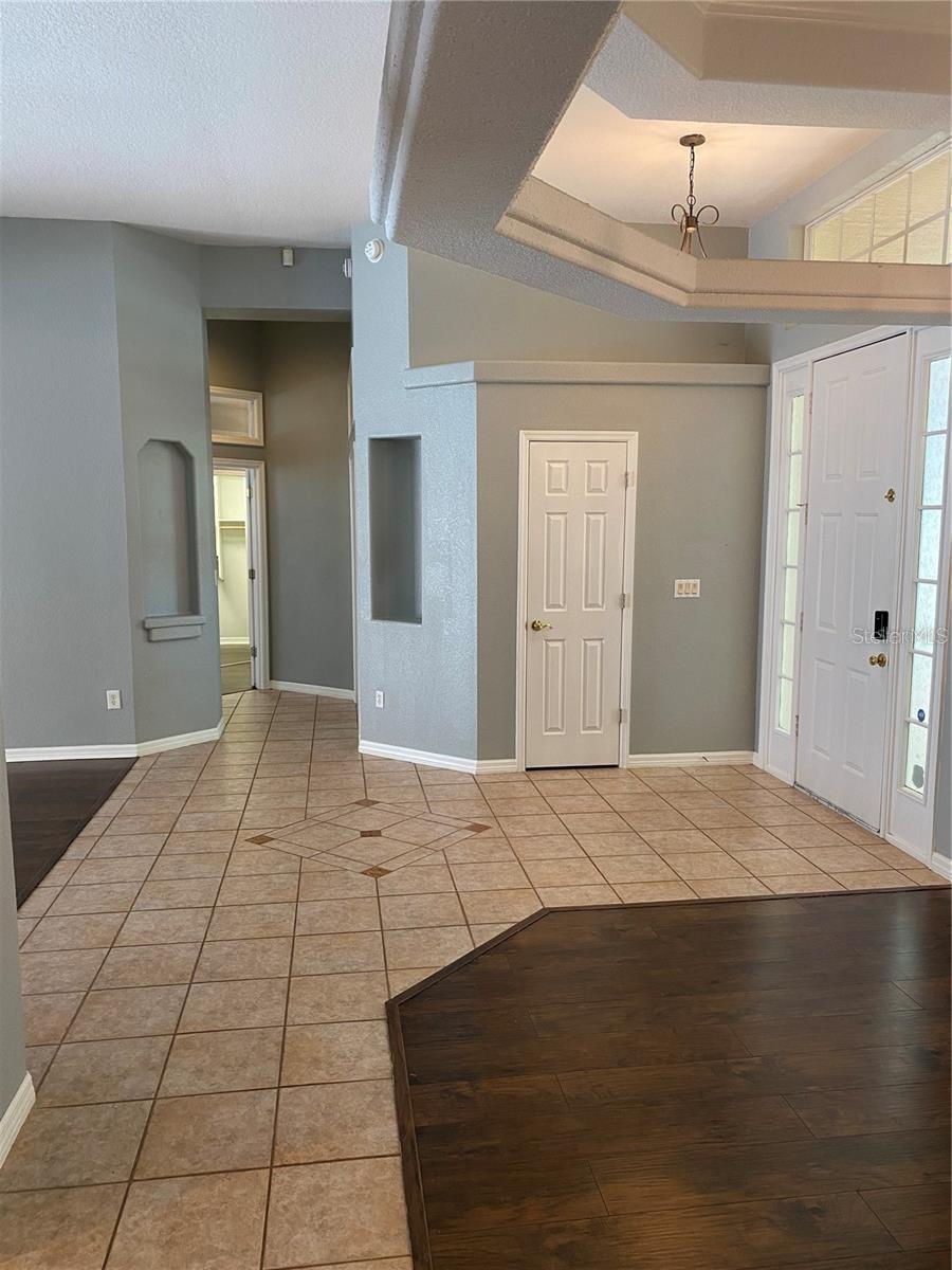 Image 18 of 34 For 7924 Bridgestone Drive