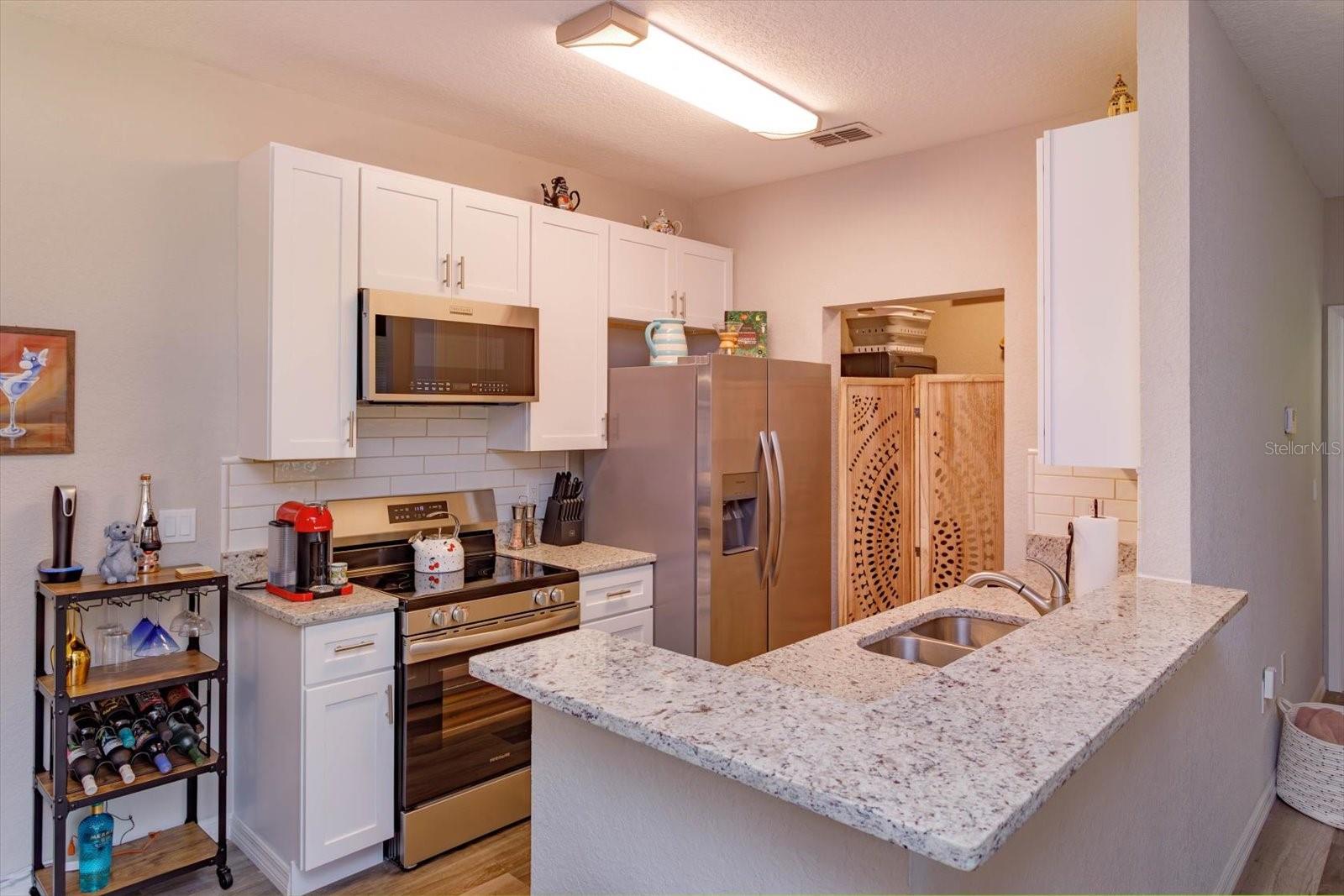 Image 5 of 23 For 835 Grand Regency Point 104