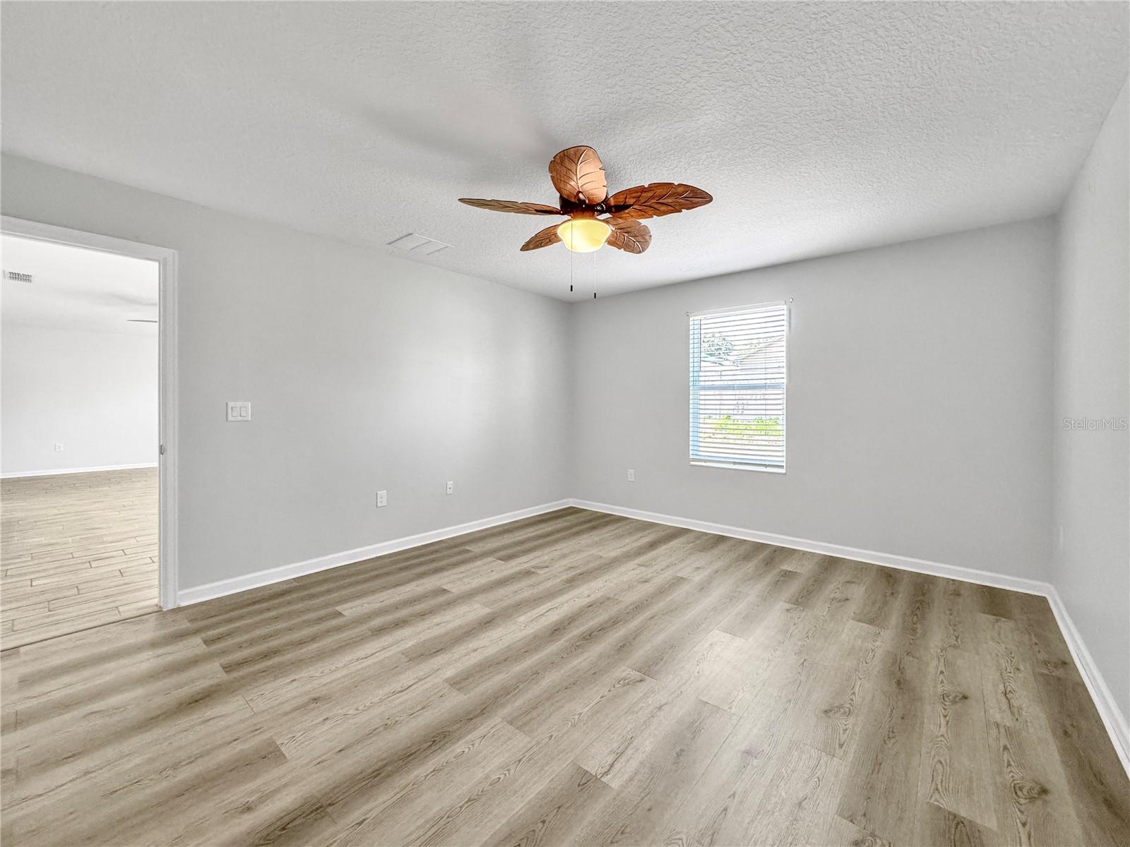 Image 19 of 28 For 584 Andrea Circle