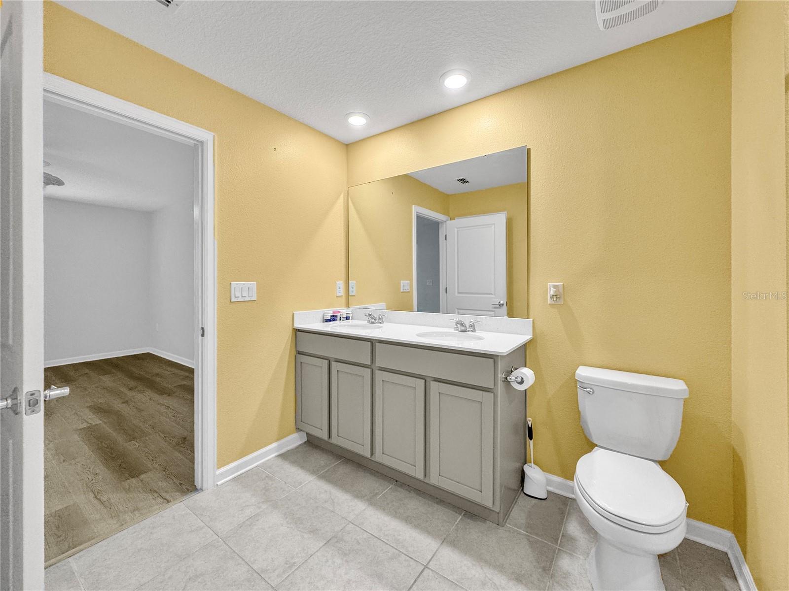 Image 21 of 28 For 584 Andrea Circle