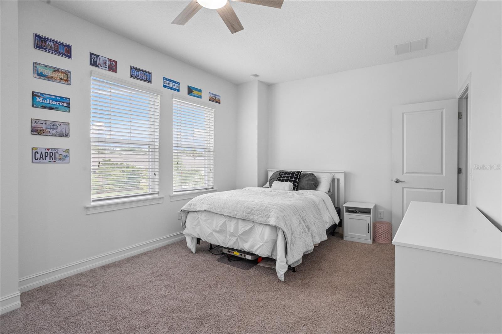 Image 42 of 57 For 16412 Good Hearth Boulevard