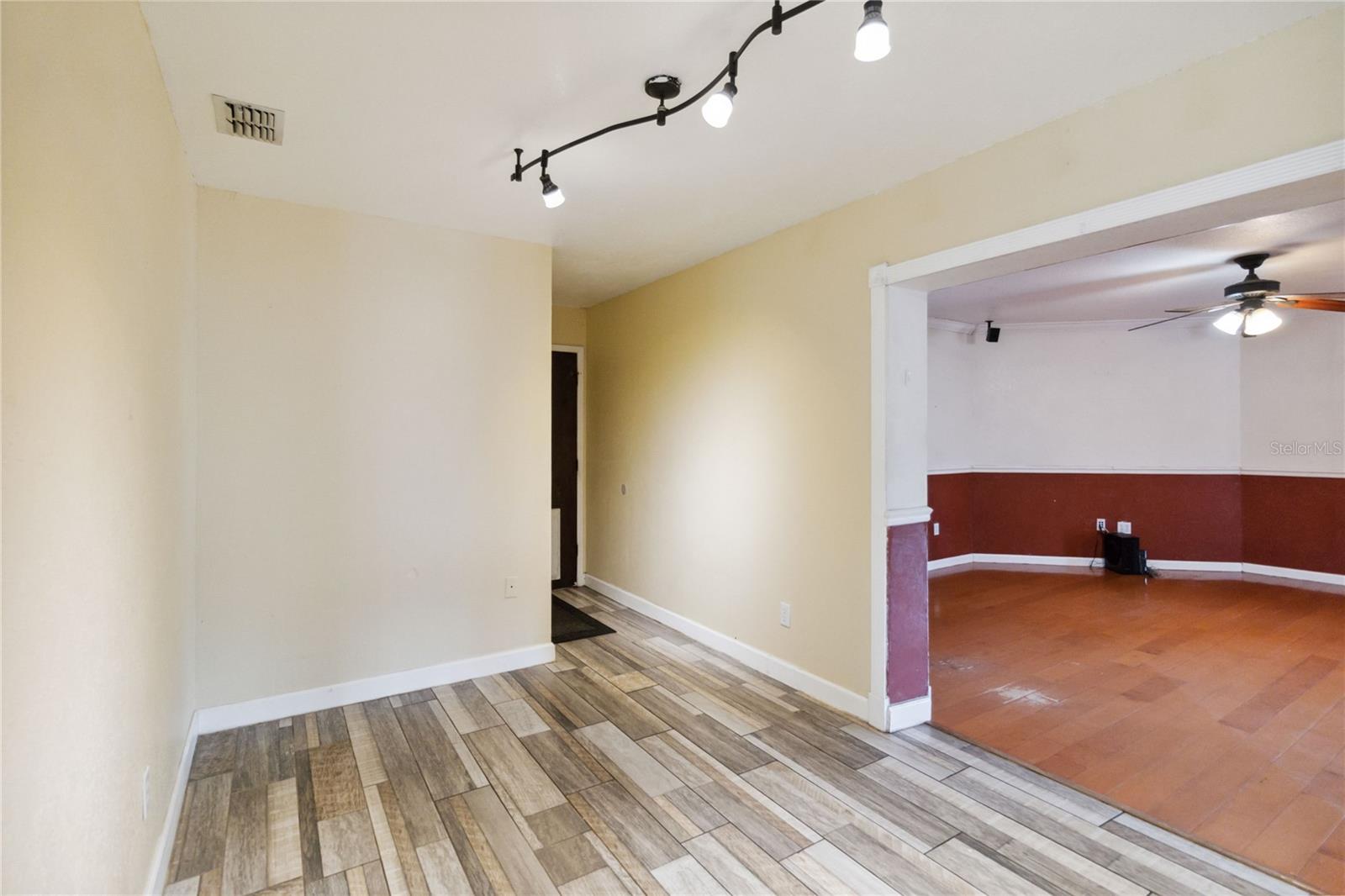 Image 14 of 47 For 14157 Louisville Court