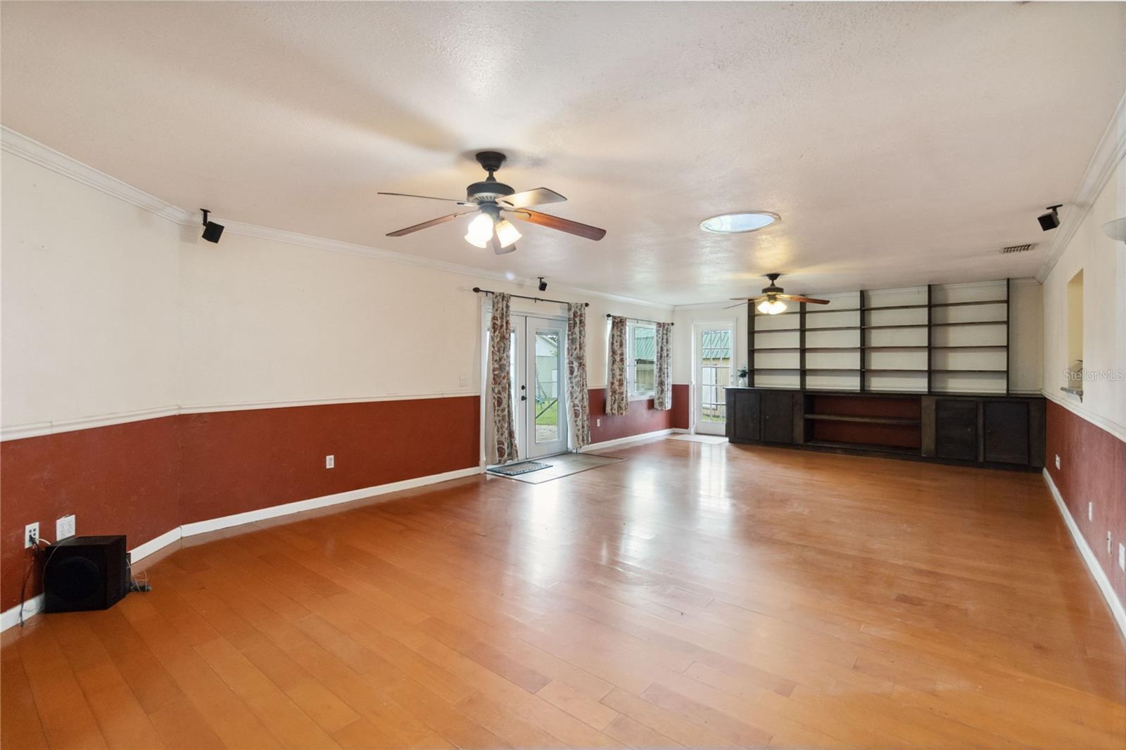 Image 16 of 47 For 14157 Louisville Court