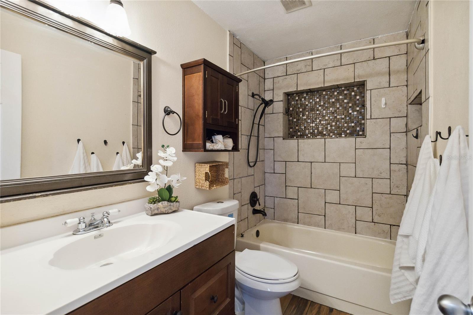 Image 23 of 47 For 14157 Louisville Court