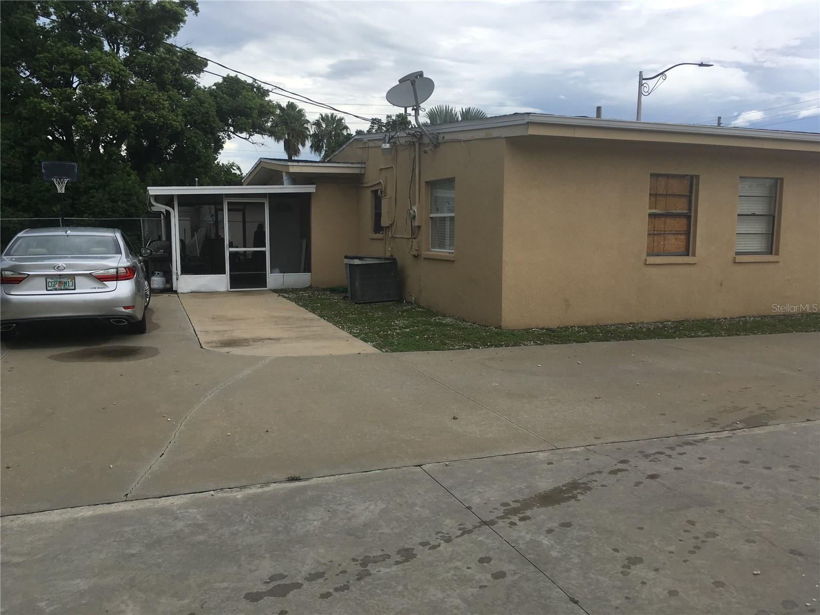 Image 13 of 18 For 10 Semoran Boulevard S