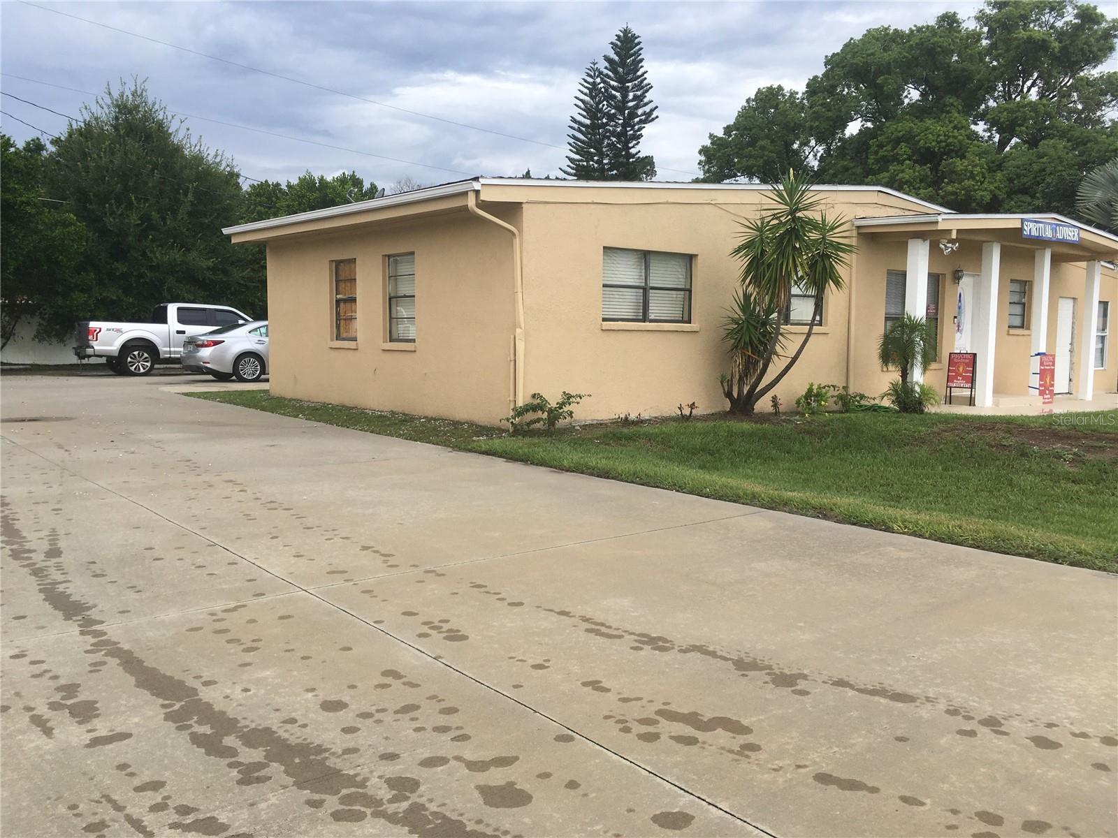 Image 2 of 18 For 10 Semoran Boulevard S