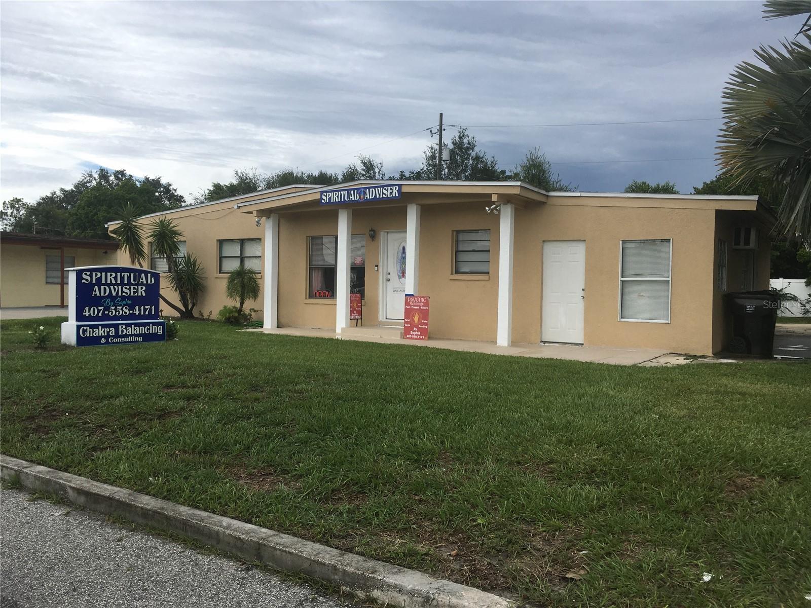 Image 3 of 18 For 10 Semoran Boulevard S