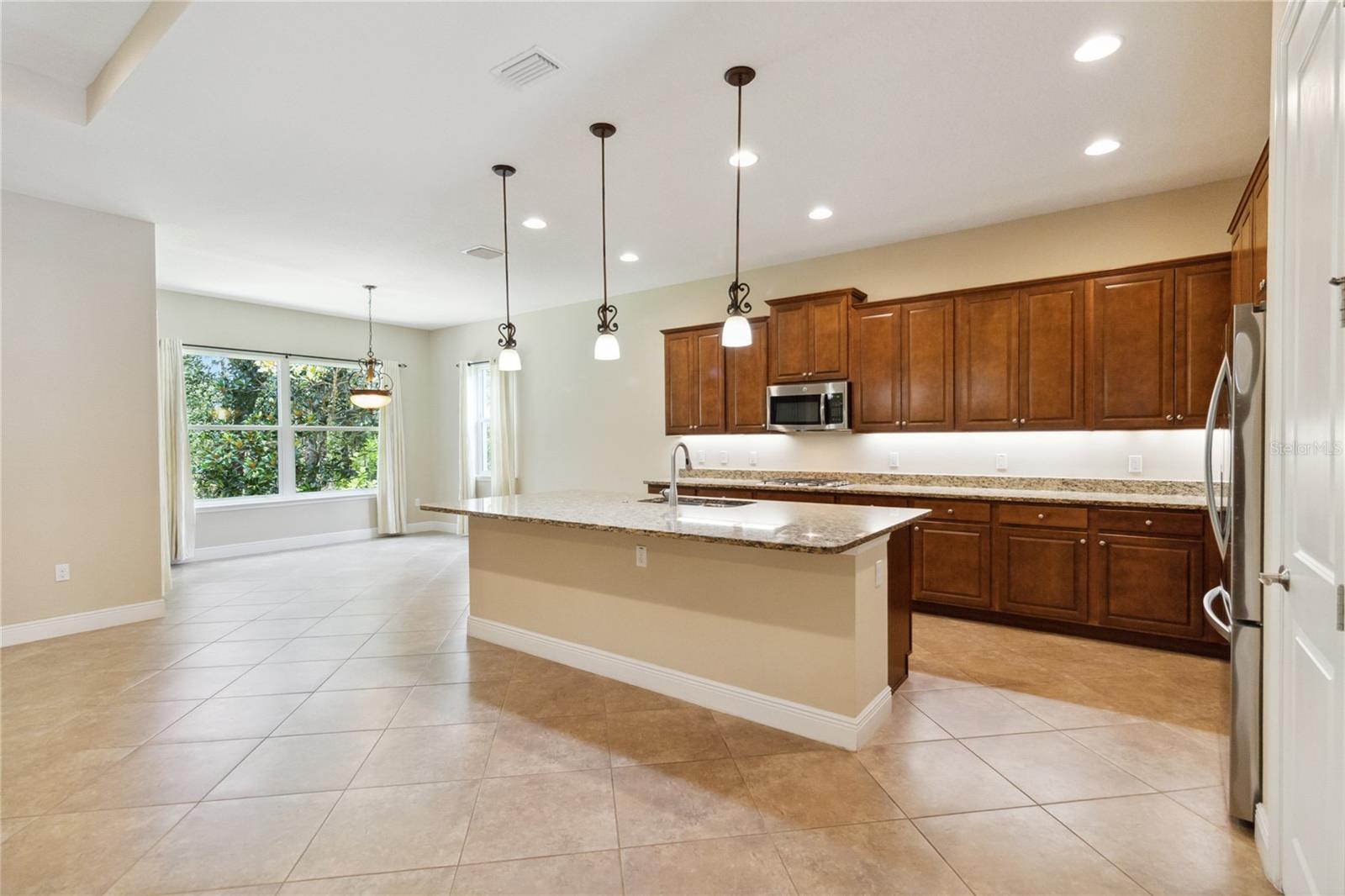 Image 10 of 53 For 207 Spalding Way