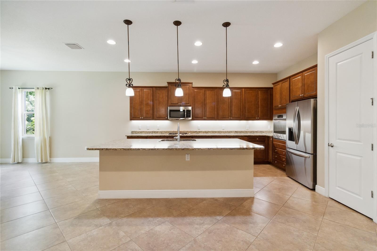Image 11 of 53 For 207 Spalding Way