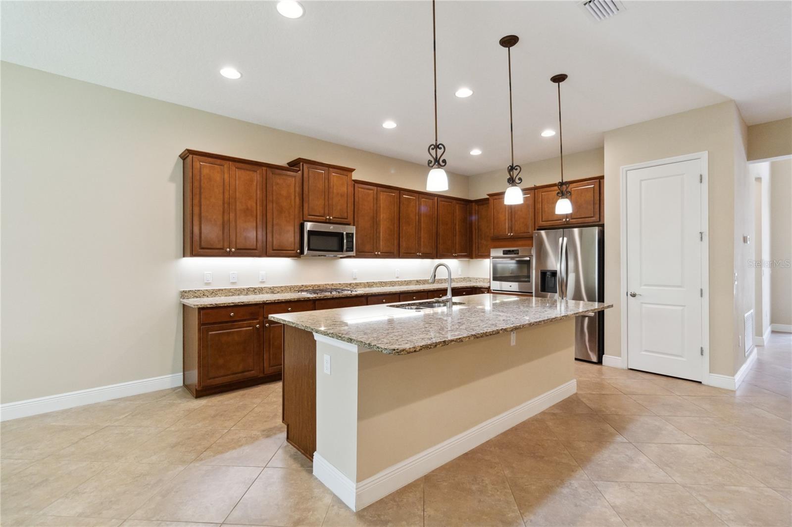 Image 12 of 53 For 207 Spalding Way