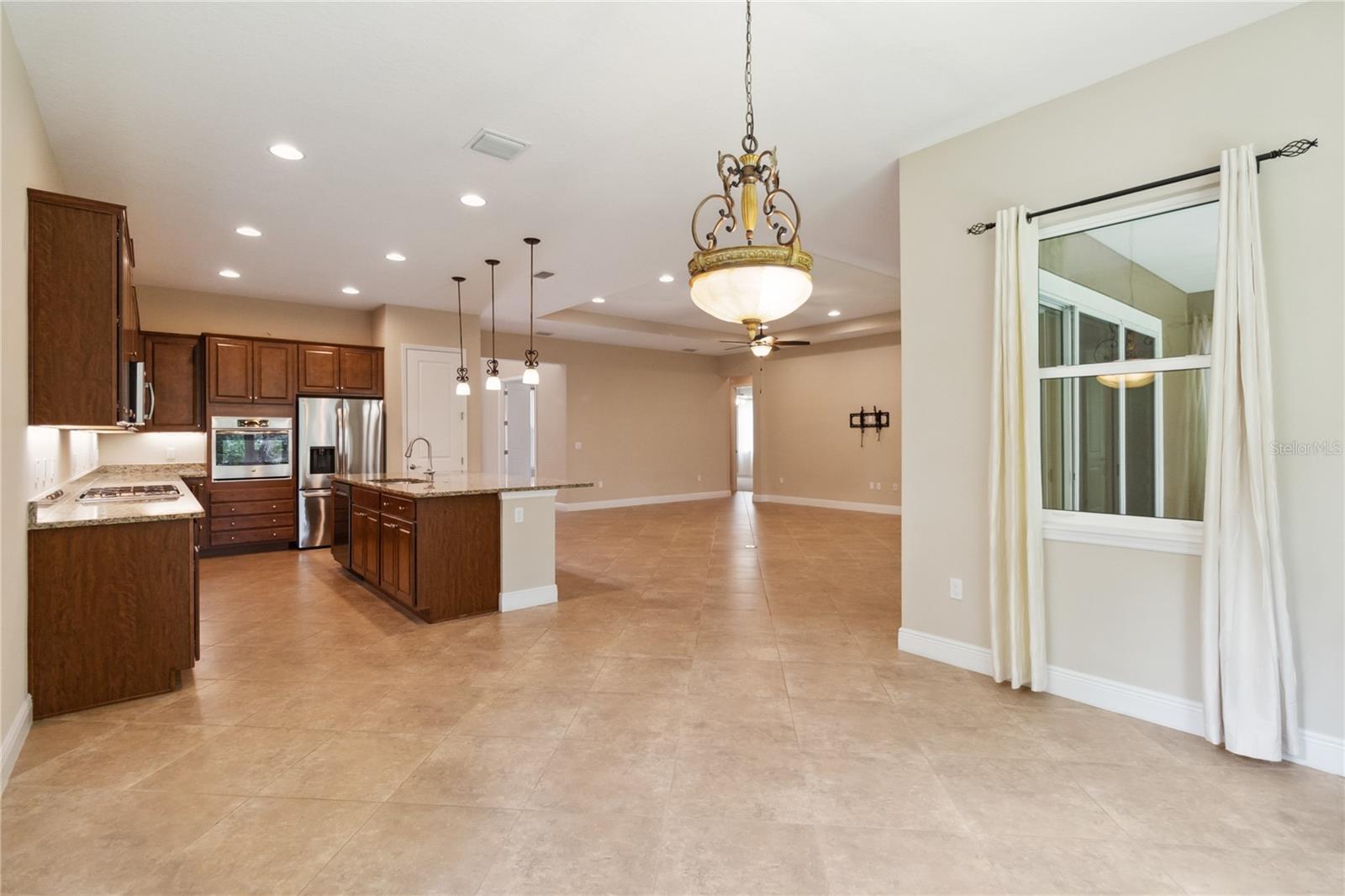 Image 16 of 53 For 207 Spalding Way