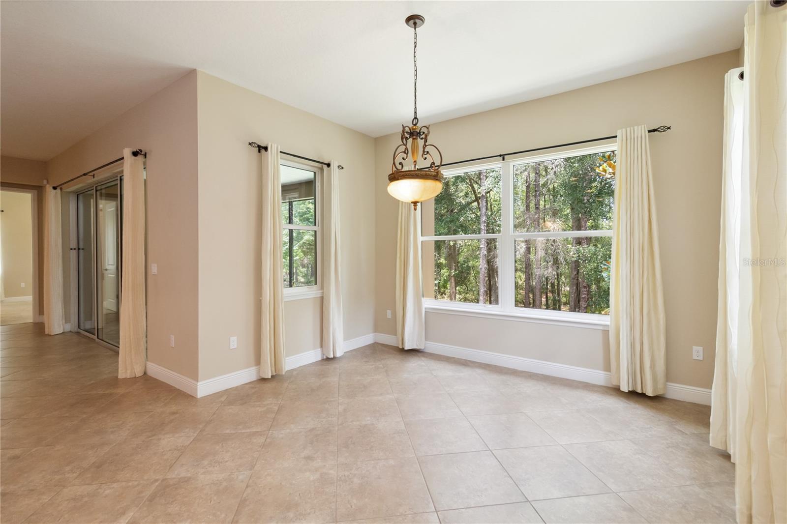 Image 17 of 53 For 207 Spalding Way