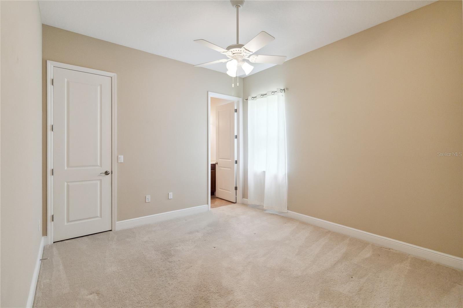 Image 33 of 53 For 207 Spalding Way