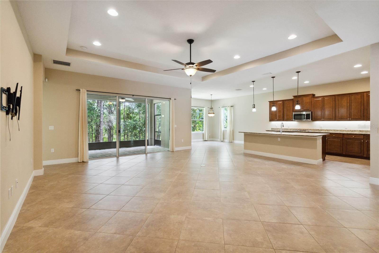 Image 6 of 53 For 207 Spalding Way