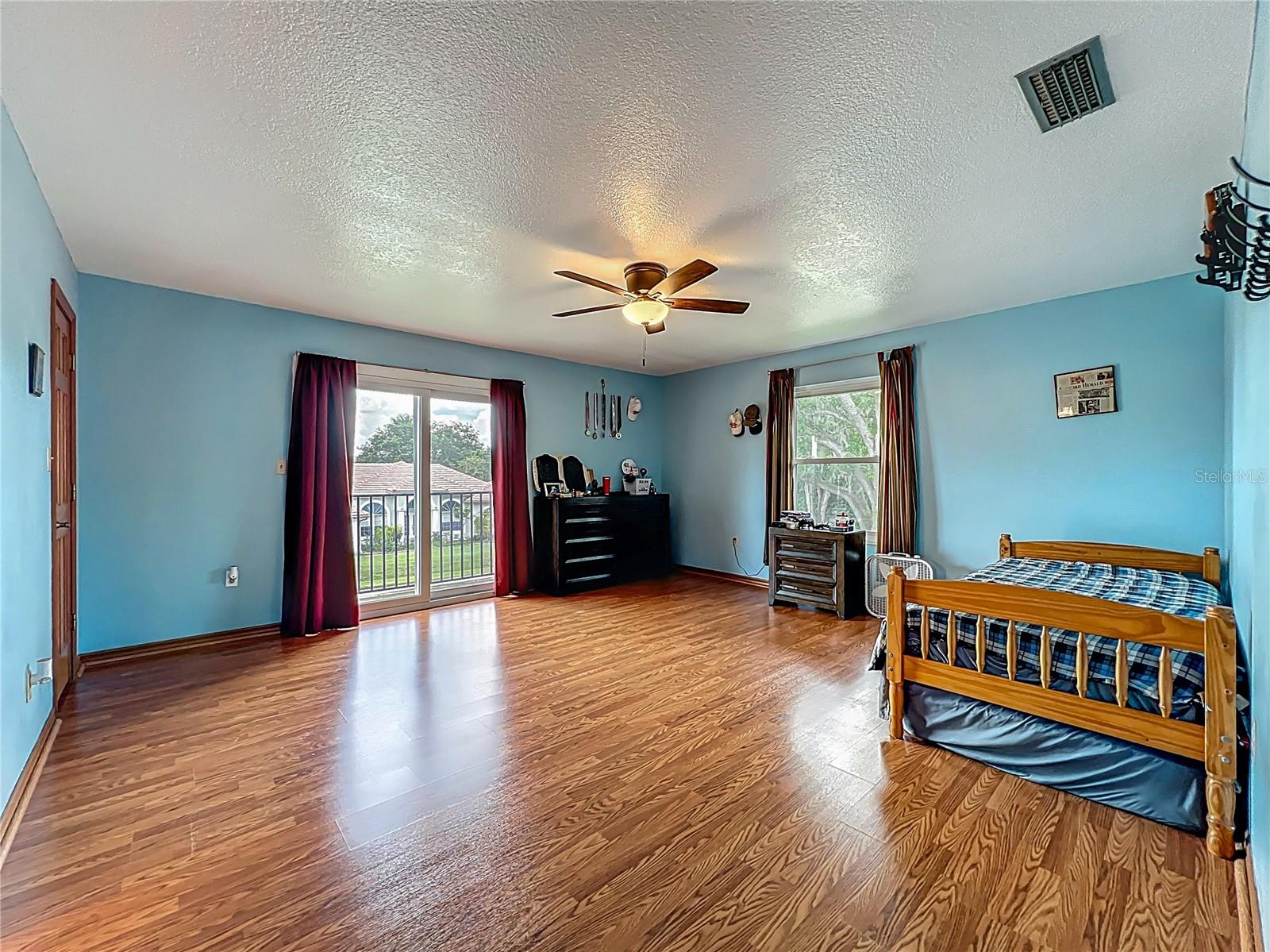 Image 35 of 95 For 1850 Lakeshore Cir