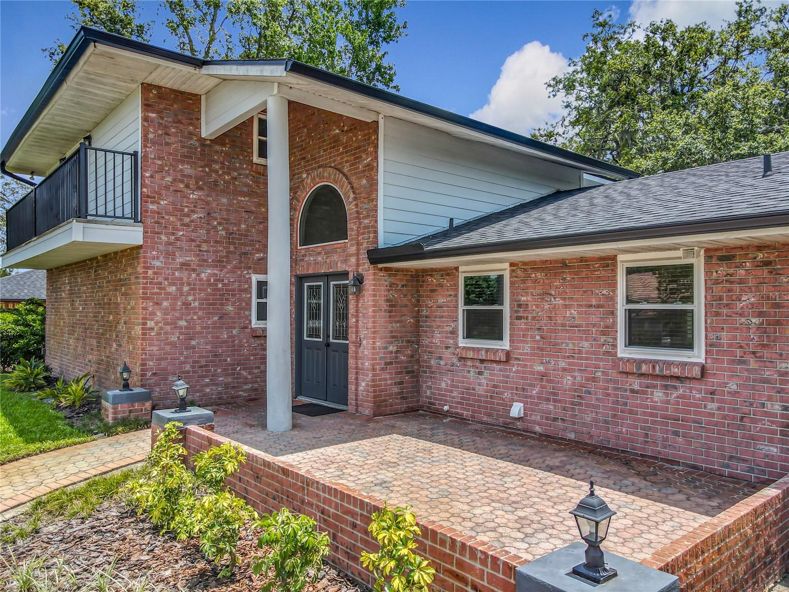 Image 40 of 95 For 1850 Lakeshore Cir