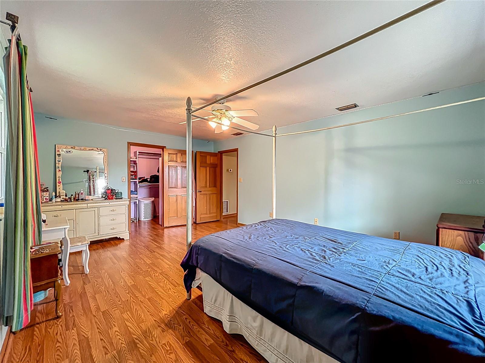 Image 41 of 95 For 1850 Lakeshore Cir