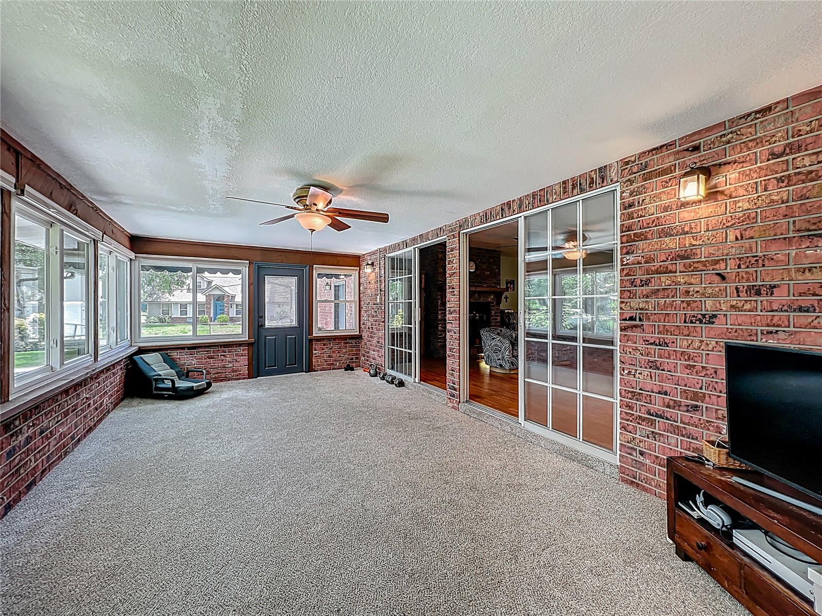 Image 5 of 95 For 1850 Lakeshore Cir