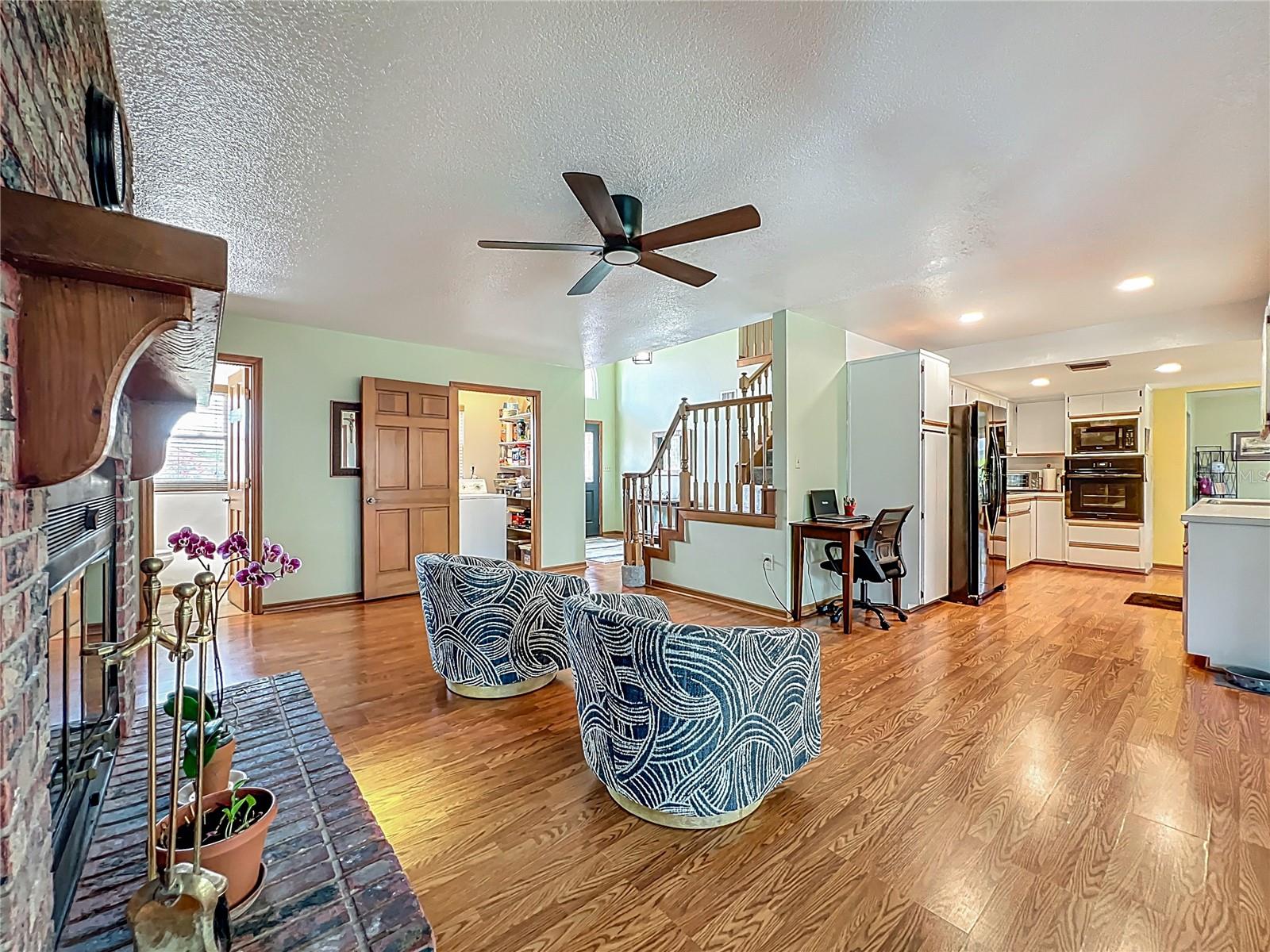 Image 56 of 95 For 1850 Lakeshore Cir