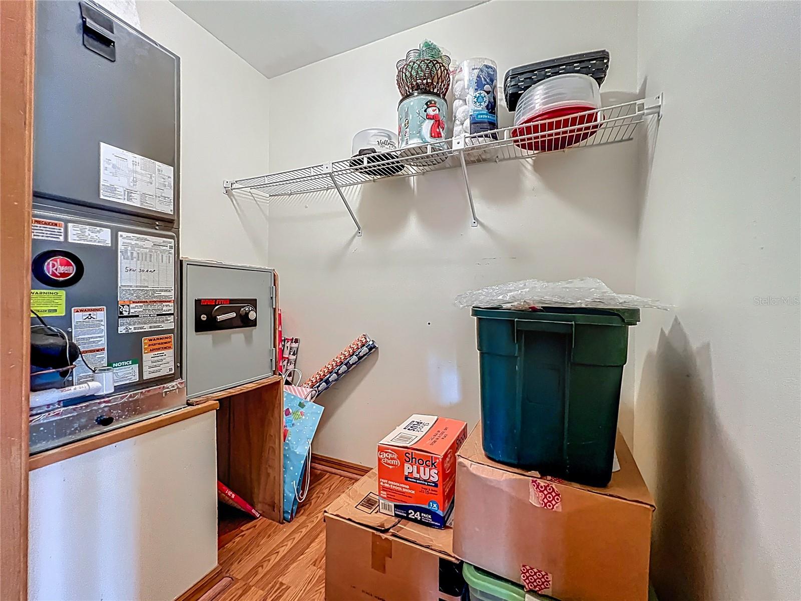 Image 68 of 95 For 1850 Lakeshore Cir