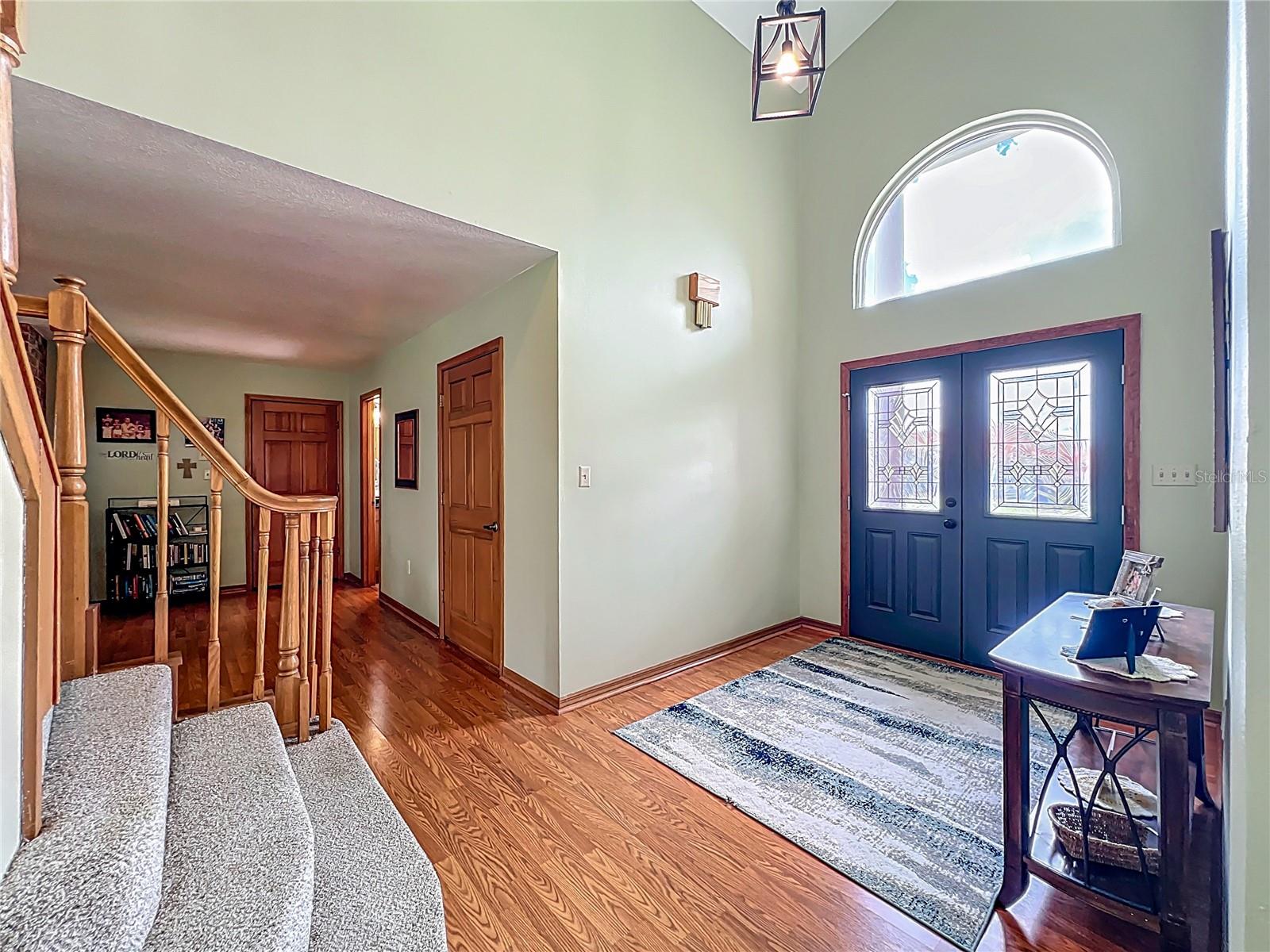 Image 9 of 95 For 1850 Lakeshore Cir