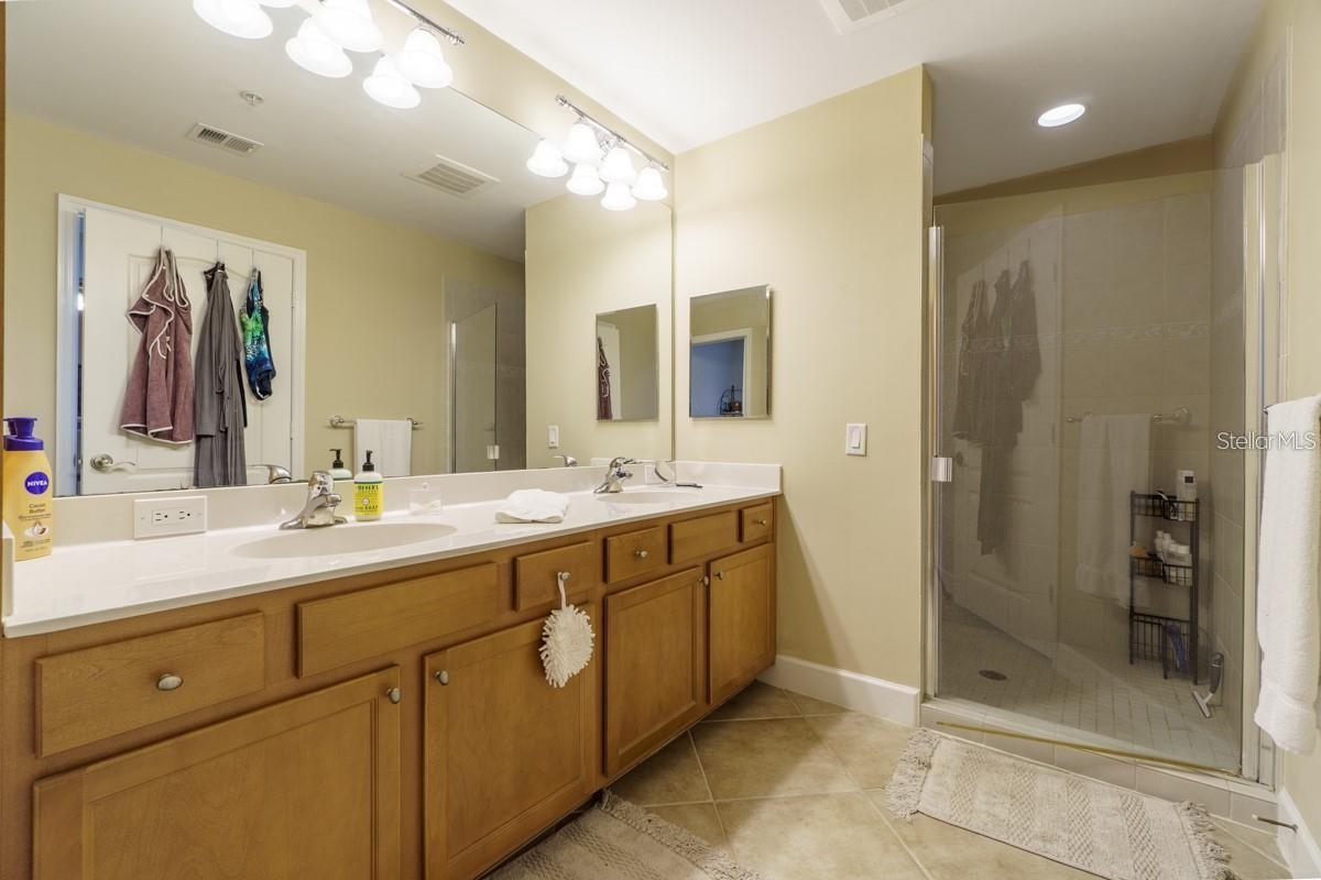 Image 21 of 28 For 12055 Gandy Boulevard N 231