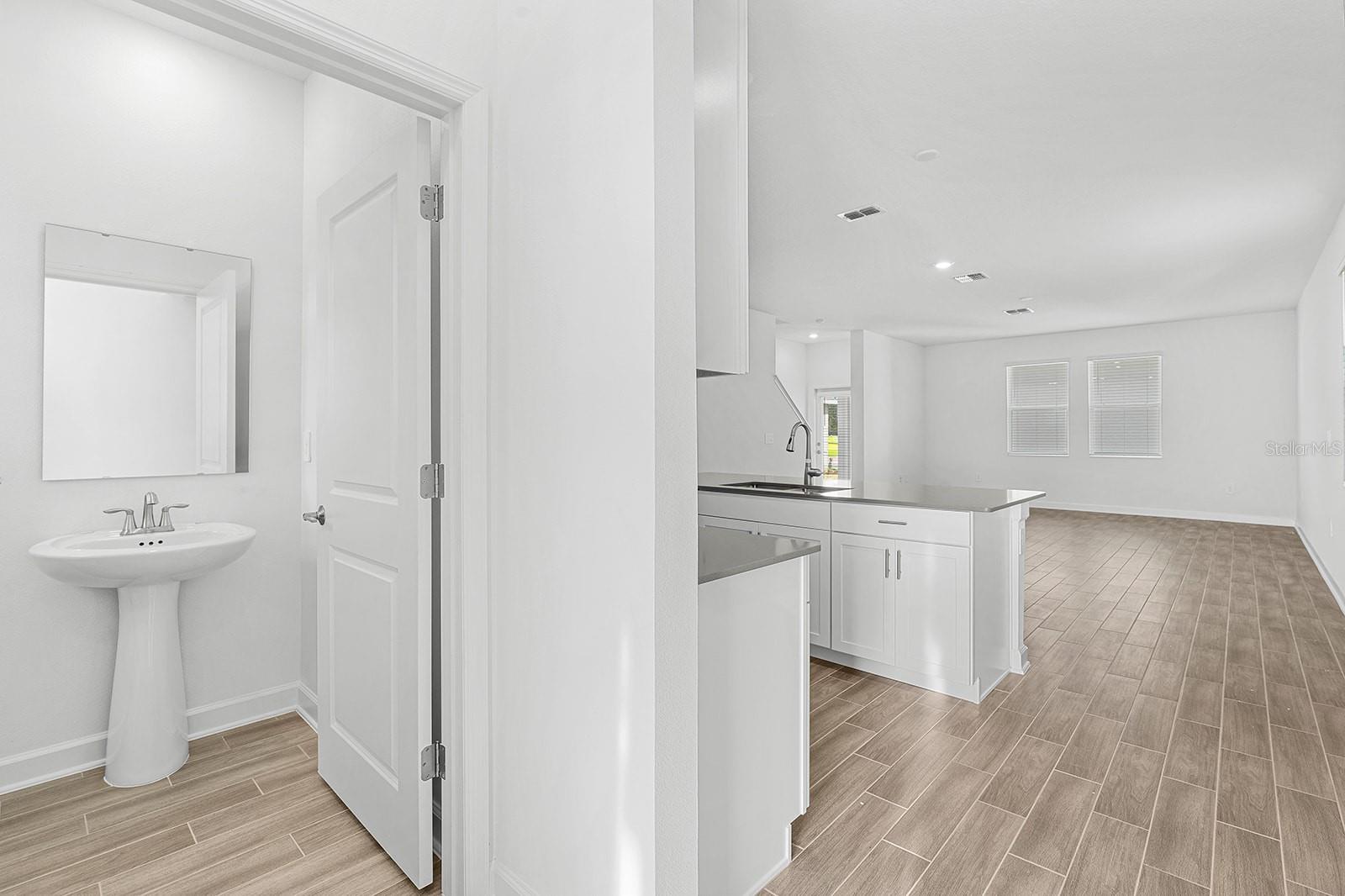 Image 10 of 40 For 3075 Addison Boulevard