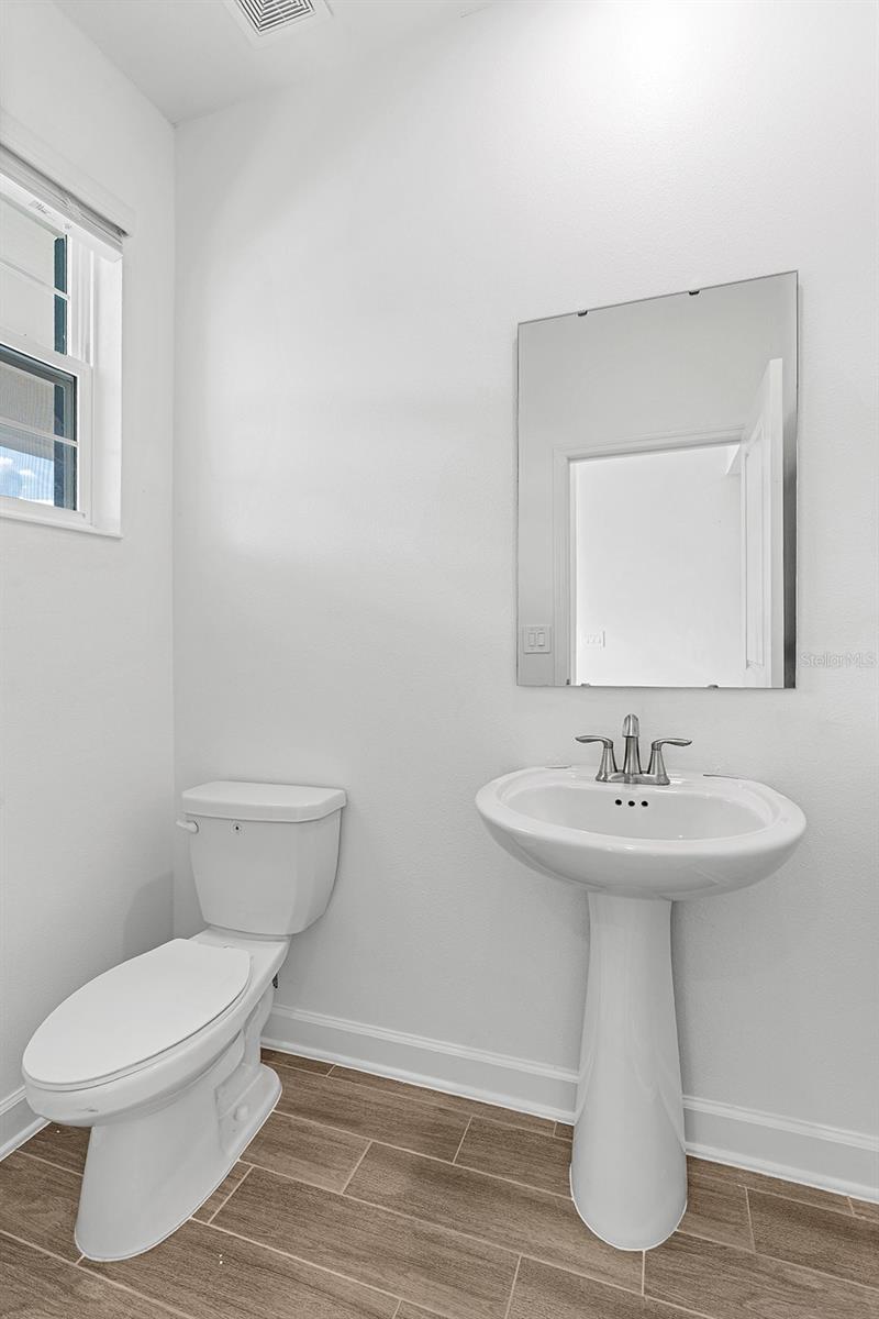 Image 17 of 40 For 3075 Addison Boulevard