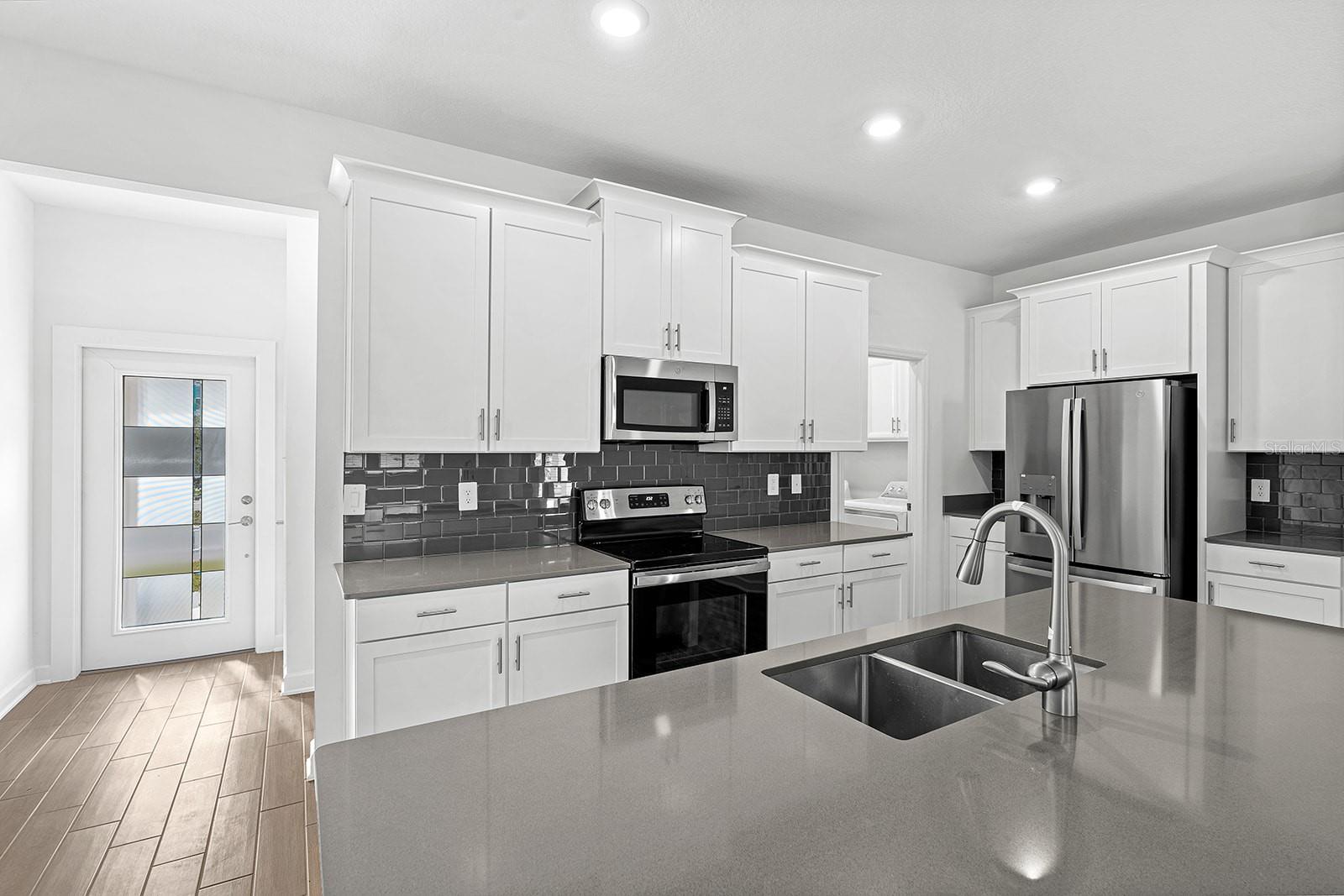 Image 4 of 40 For 3075 Addison Boulevard