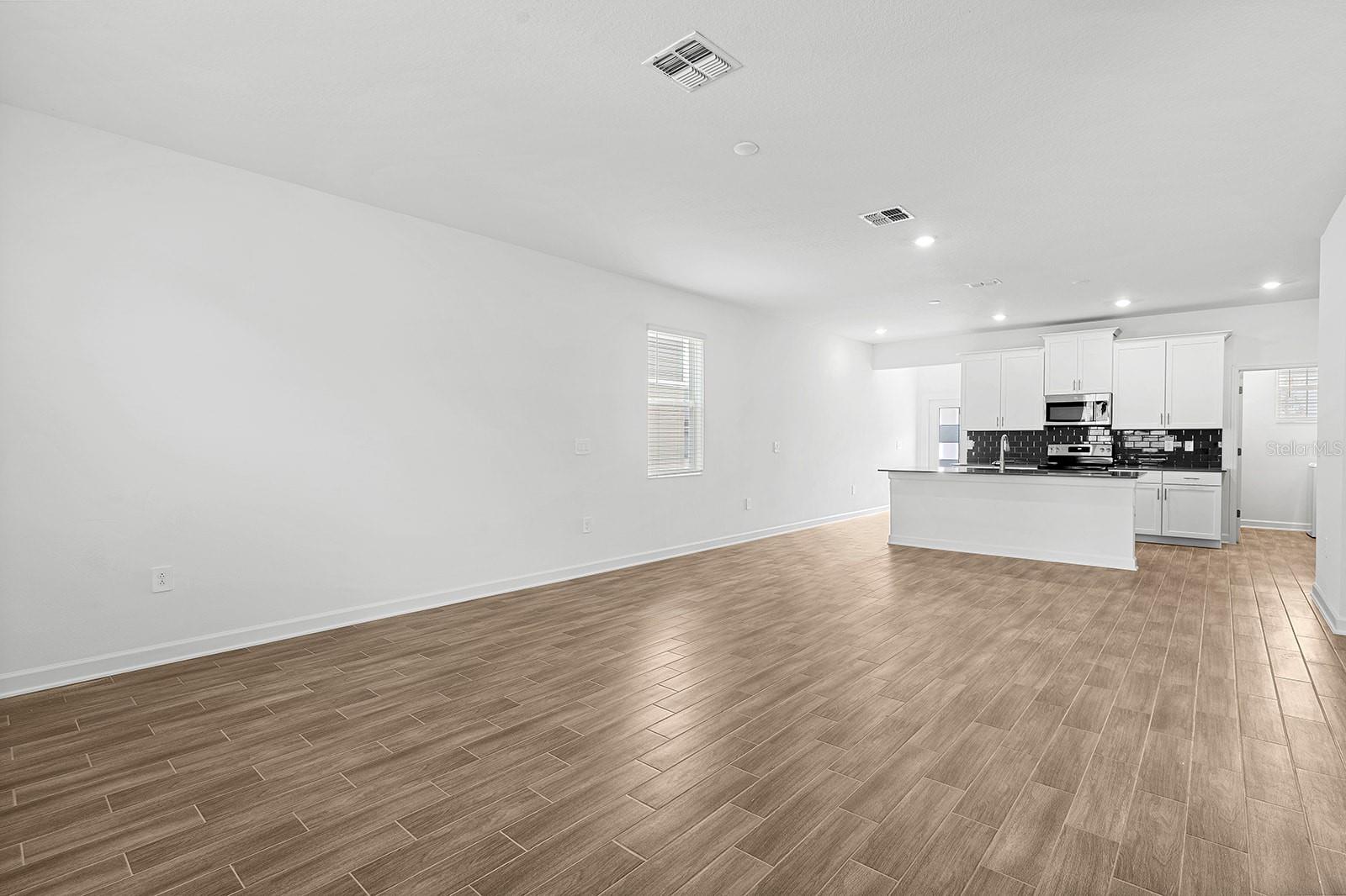 Image 8 of 40 For 3075 Addison Boulevard